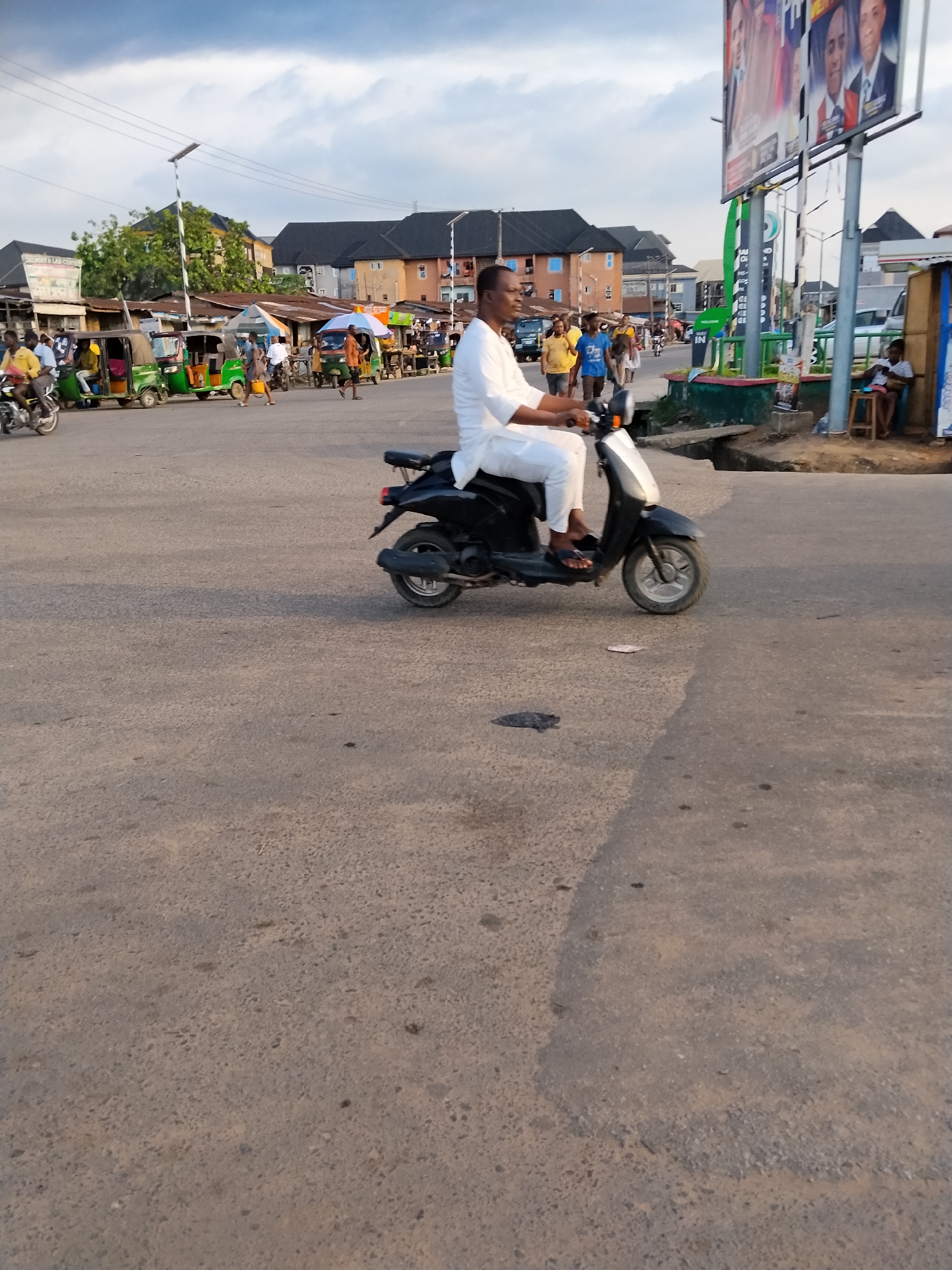 Daily street life documented across Nigerian cities Umuode, Aba