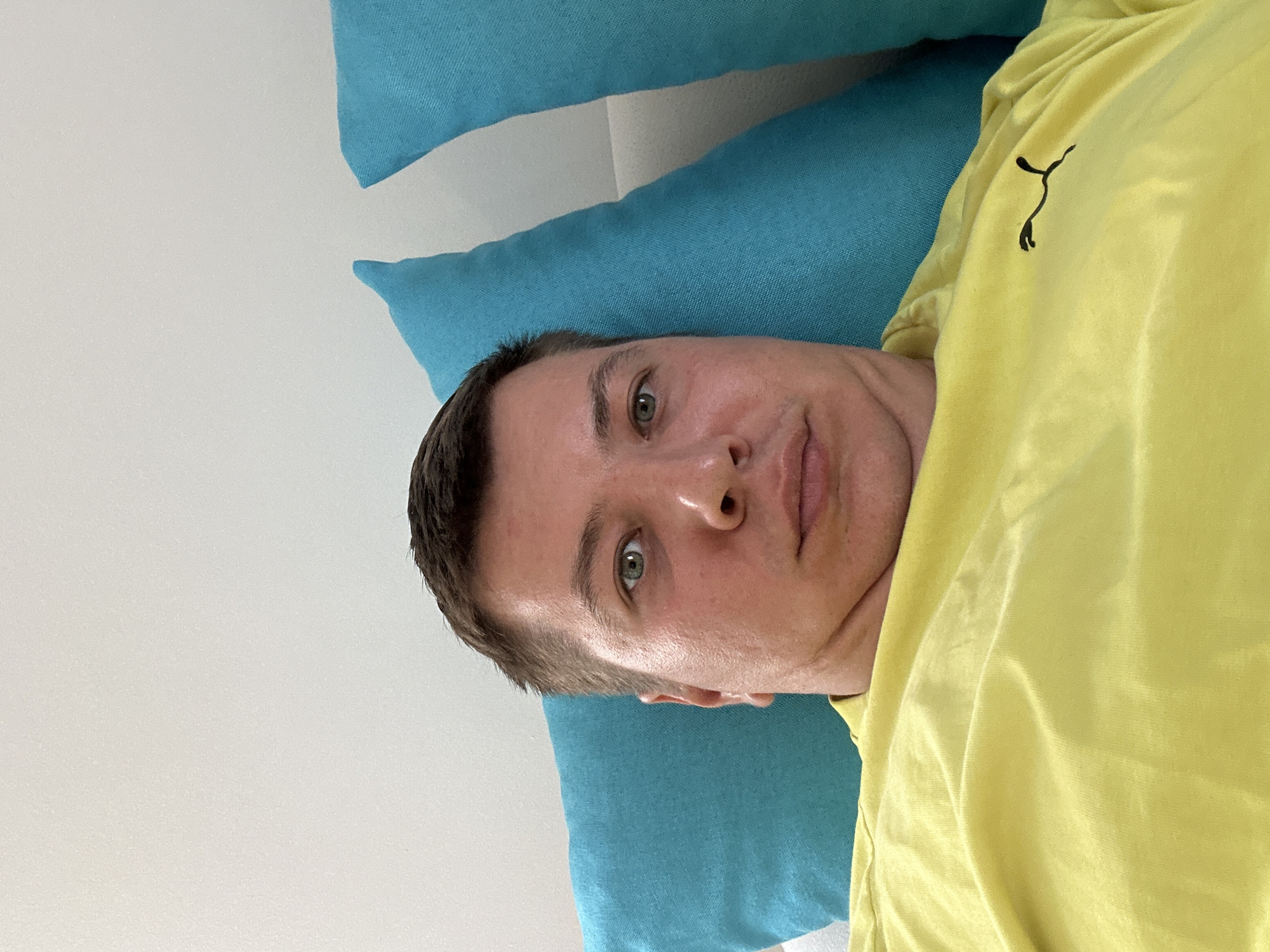 Lazy afternoon selfies and apartment snapshots in Budva