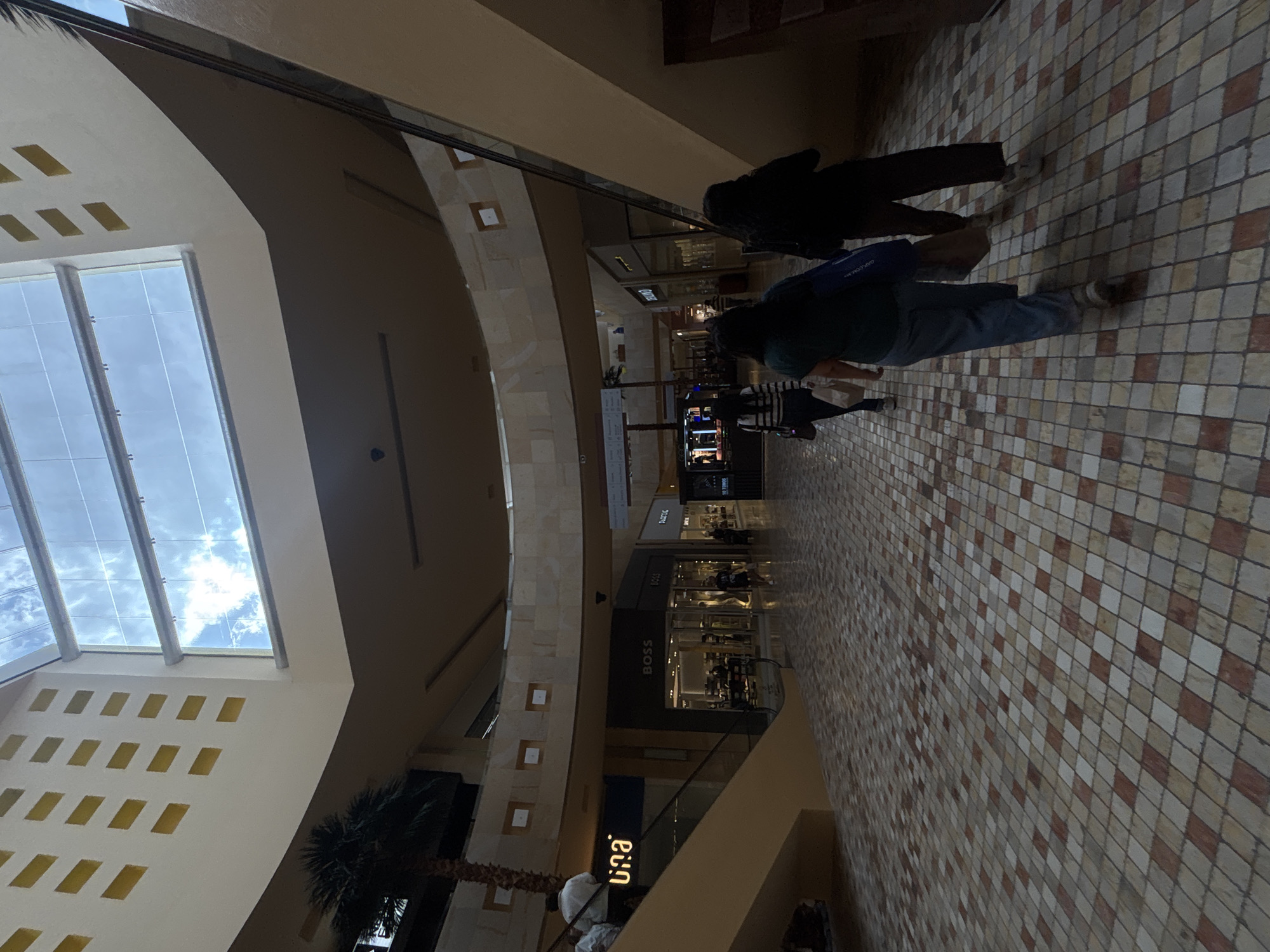 Evening shopping mall scenes captured in Puebla, Mexico
