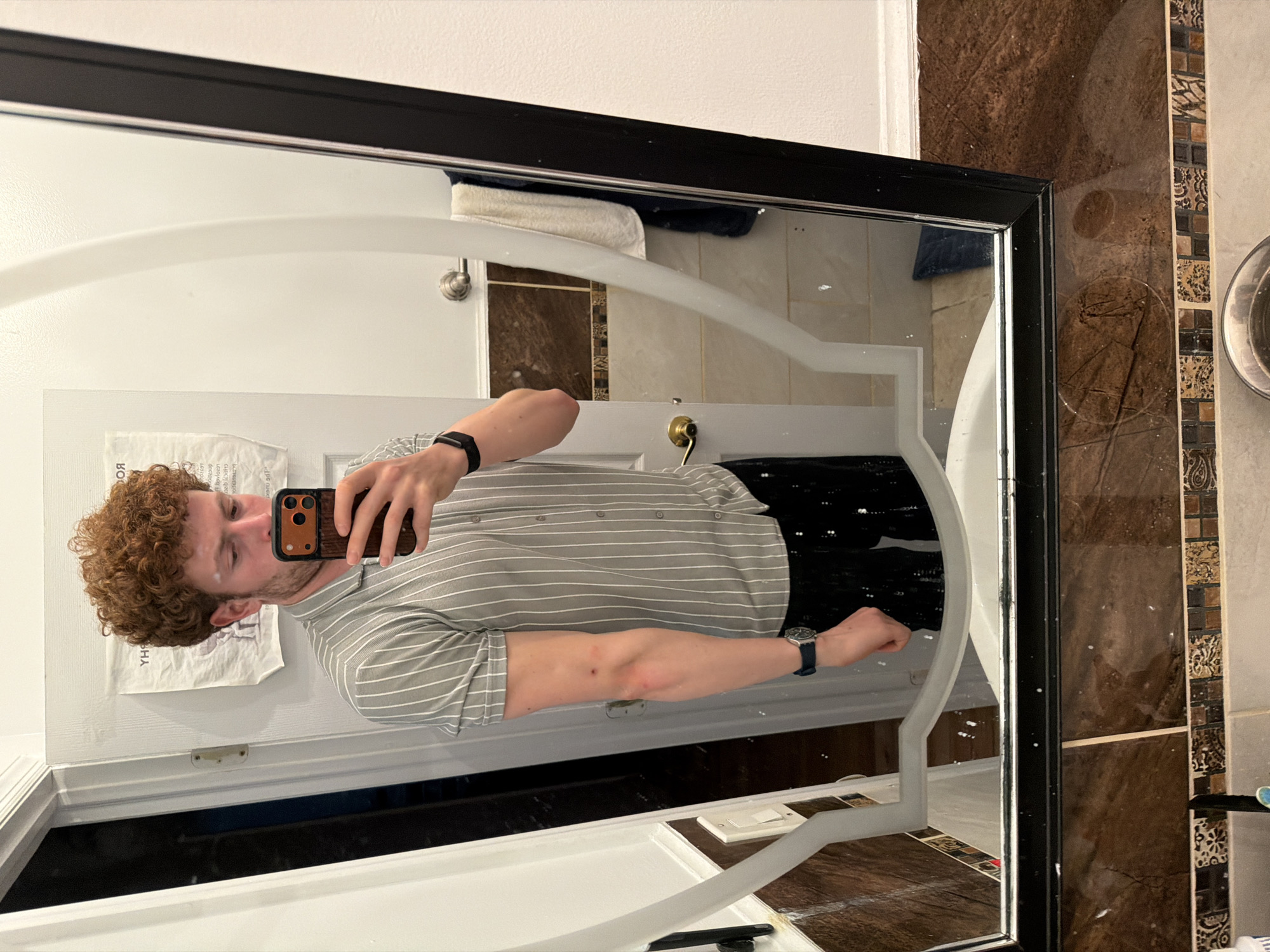 Man takes mirror selfies in New York residence