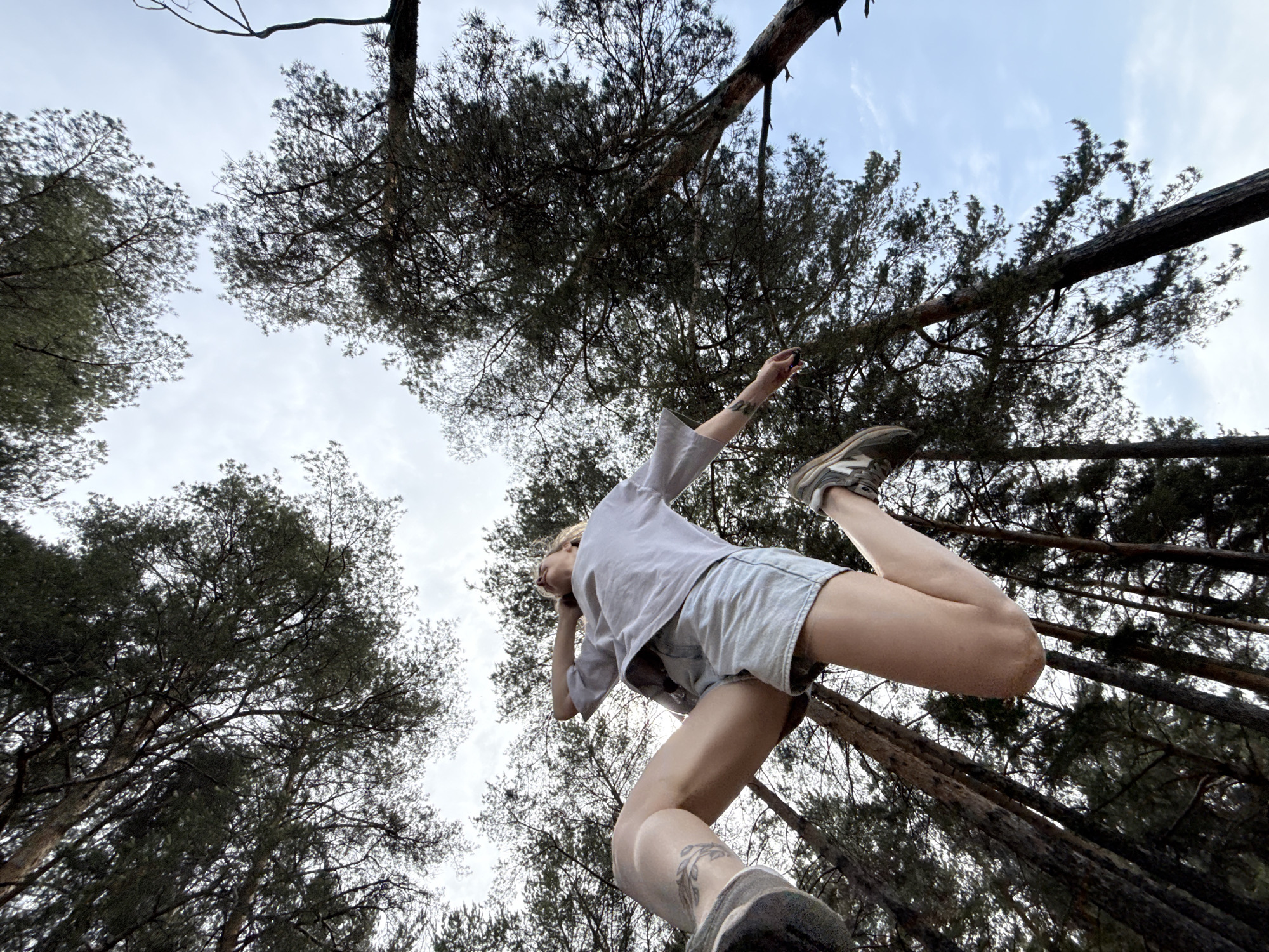 Morning leisure activities documented in Chaikovsky park and lakeside