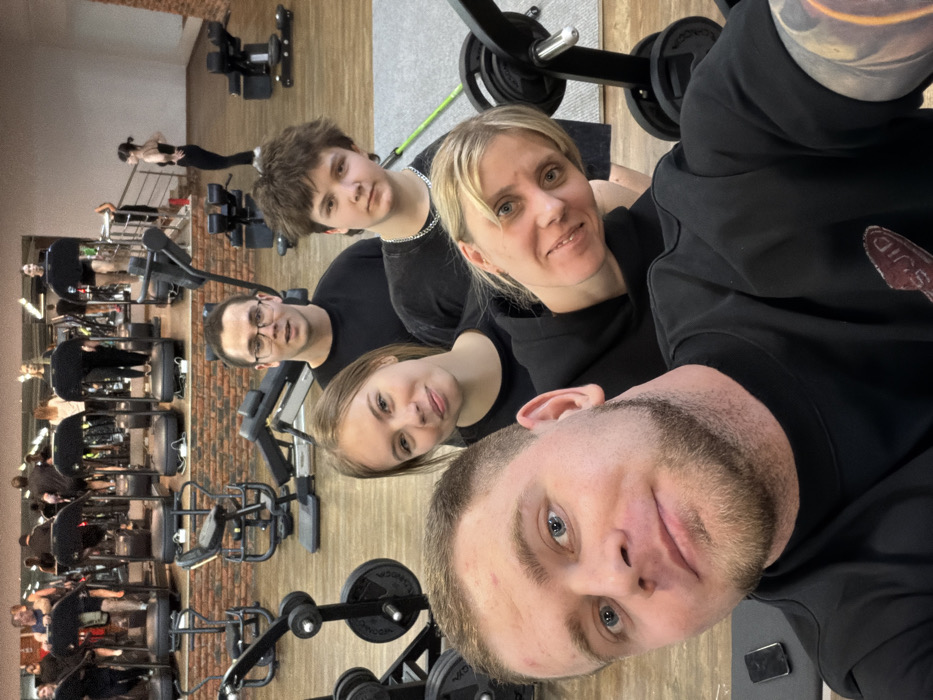 Gym enthusiasts document workout session in Chaikovsky fitness center
