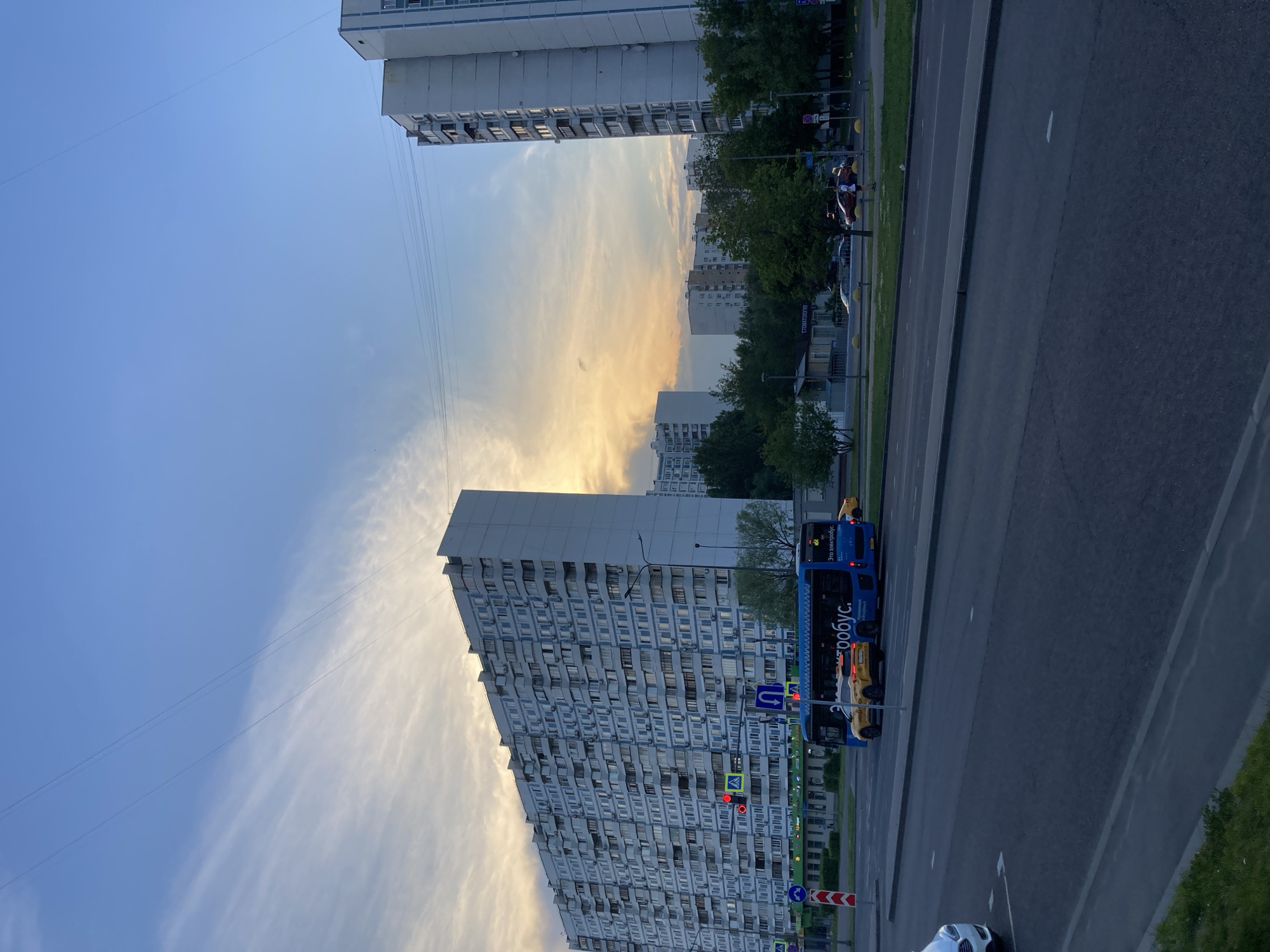 Evening walk documented through 30 photographs in Moscow streets