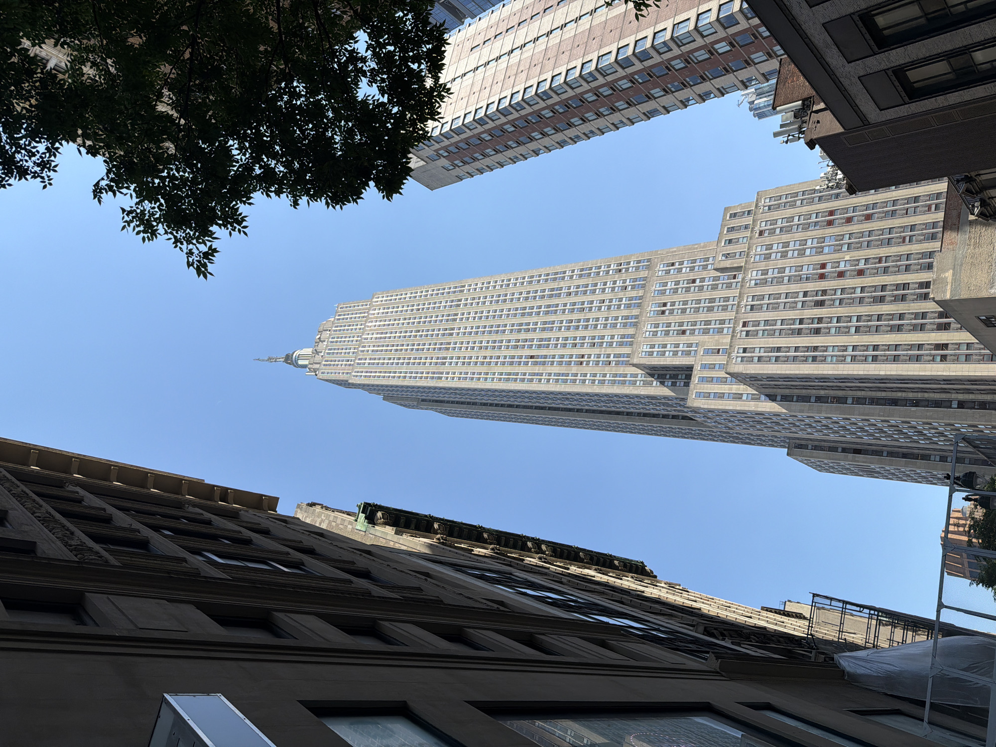 Ordinary evening moments captured across midtown Manhattan landmarks