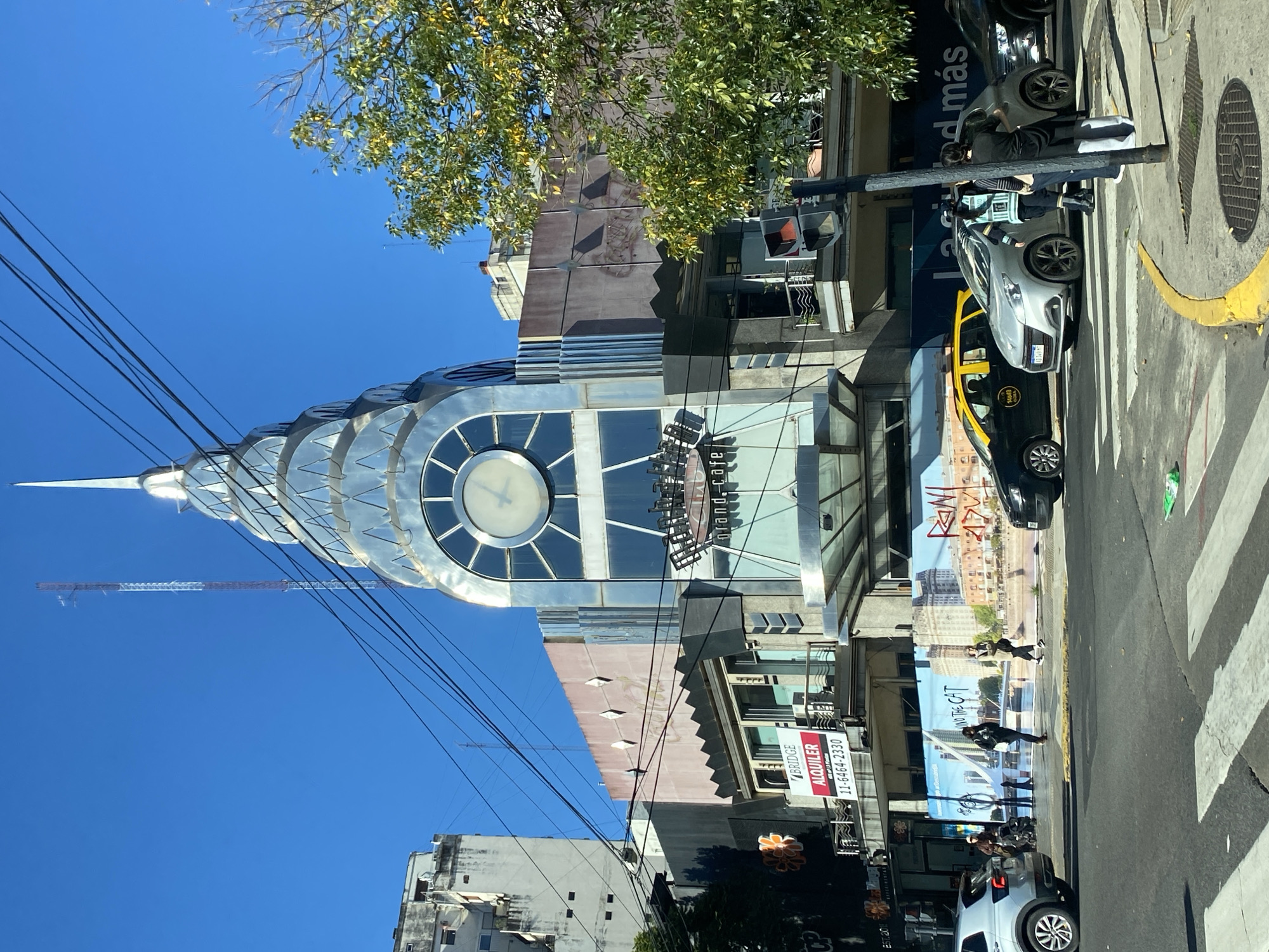 Buenos Aires building displays Chrysler Building-inspired architecture with integrated clock