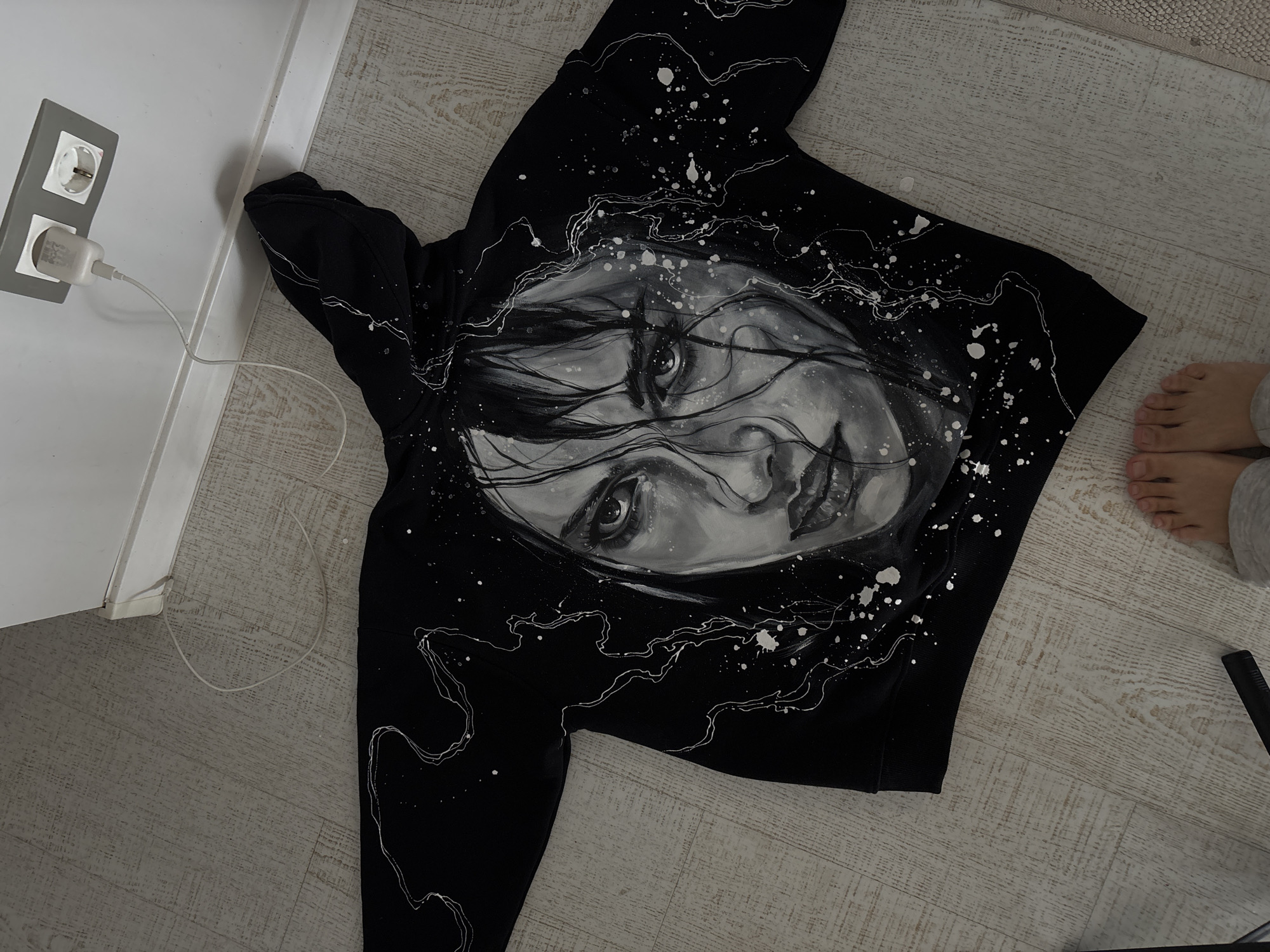 Krasnoyarsk artist documents morning studio time and self-care routine