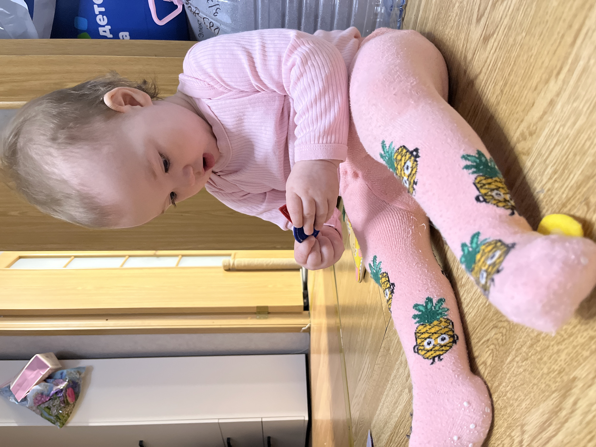 Baby, cat, and toddler moments captured in St. Petersburg homes