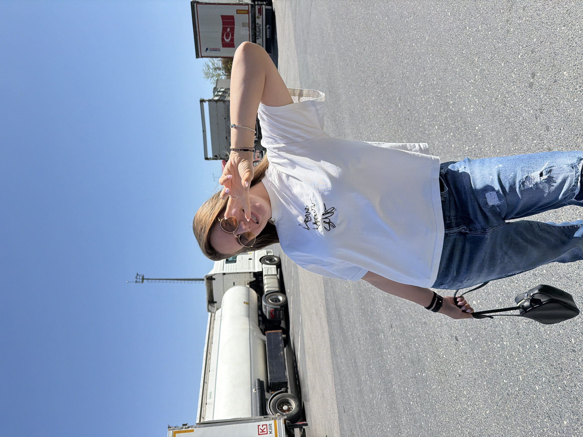 Young people photograph, dine in Çekmeköy truck stop area