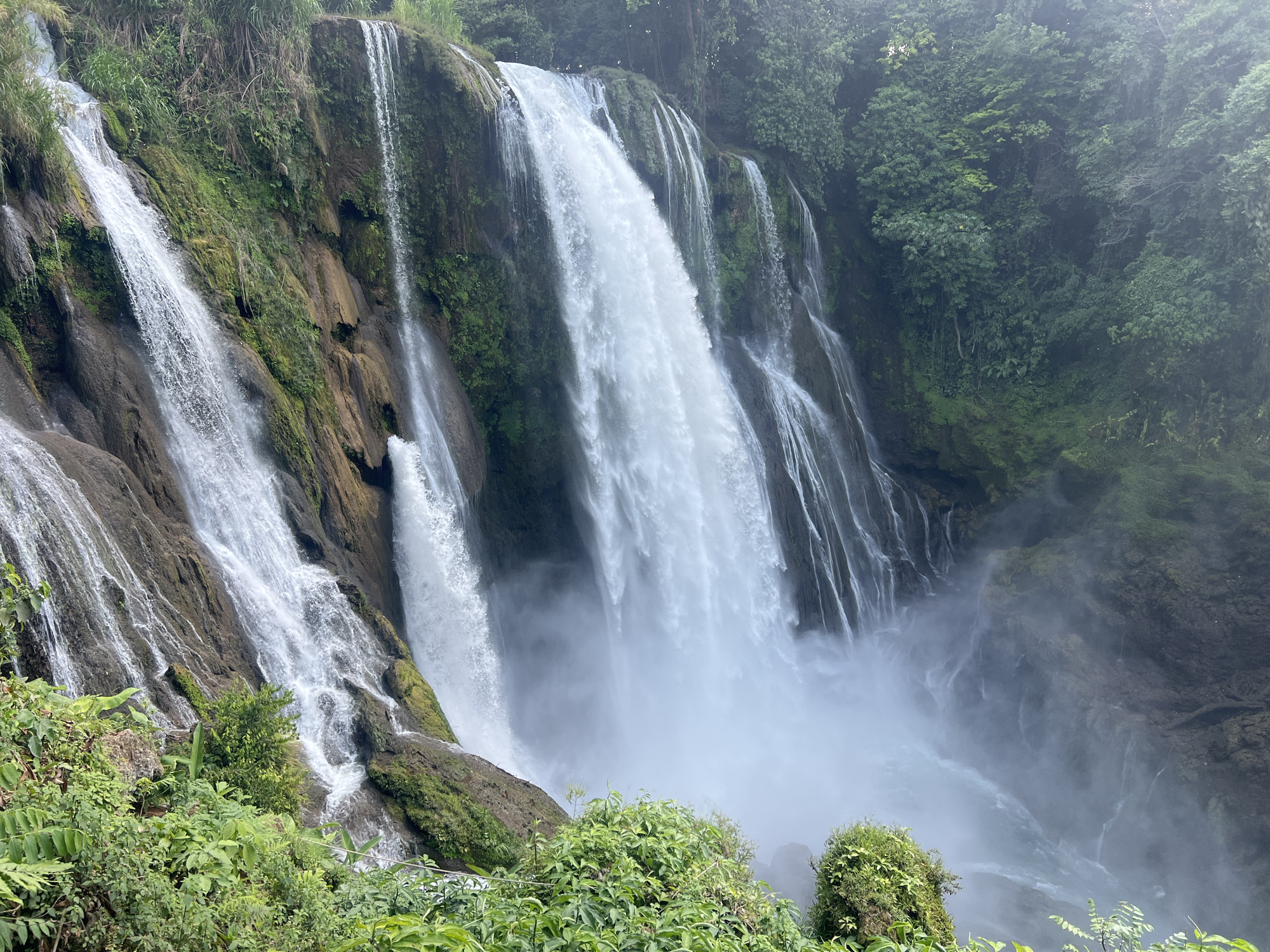 Multi-tiered waterfall documented near San Francisco de Yojoa, Honduras