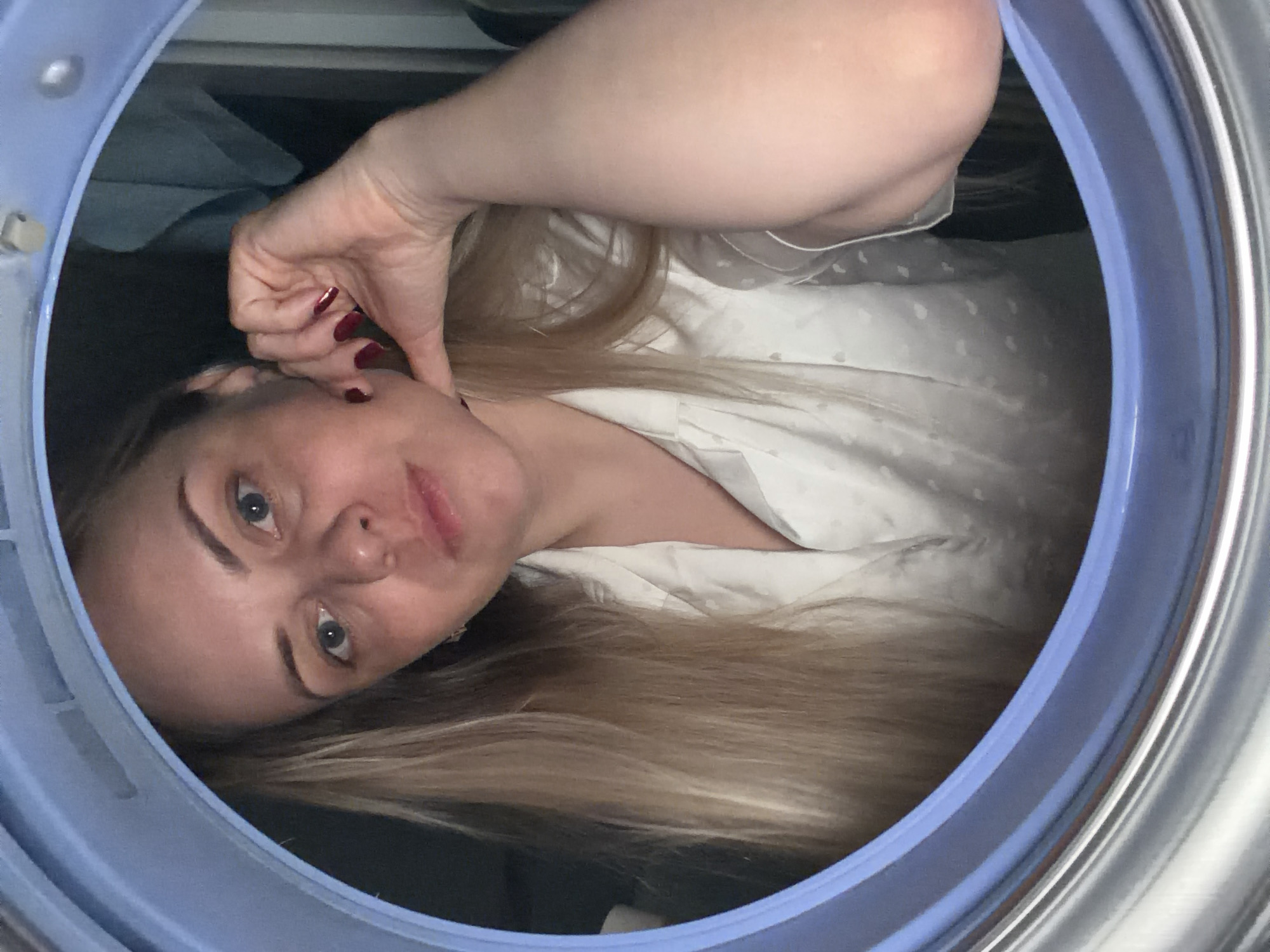 Morning family moments documented in Votkinsk home
