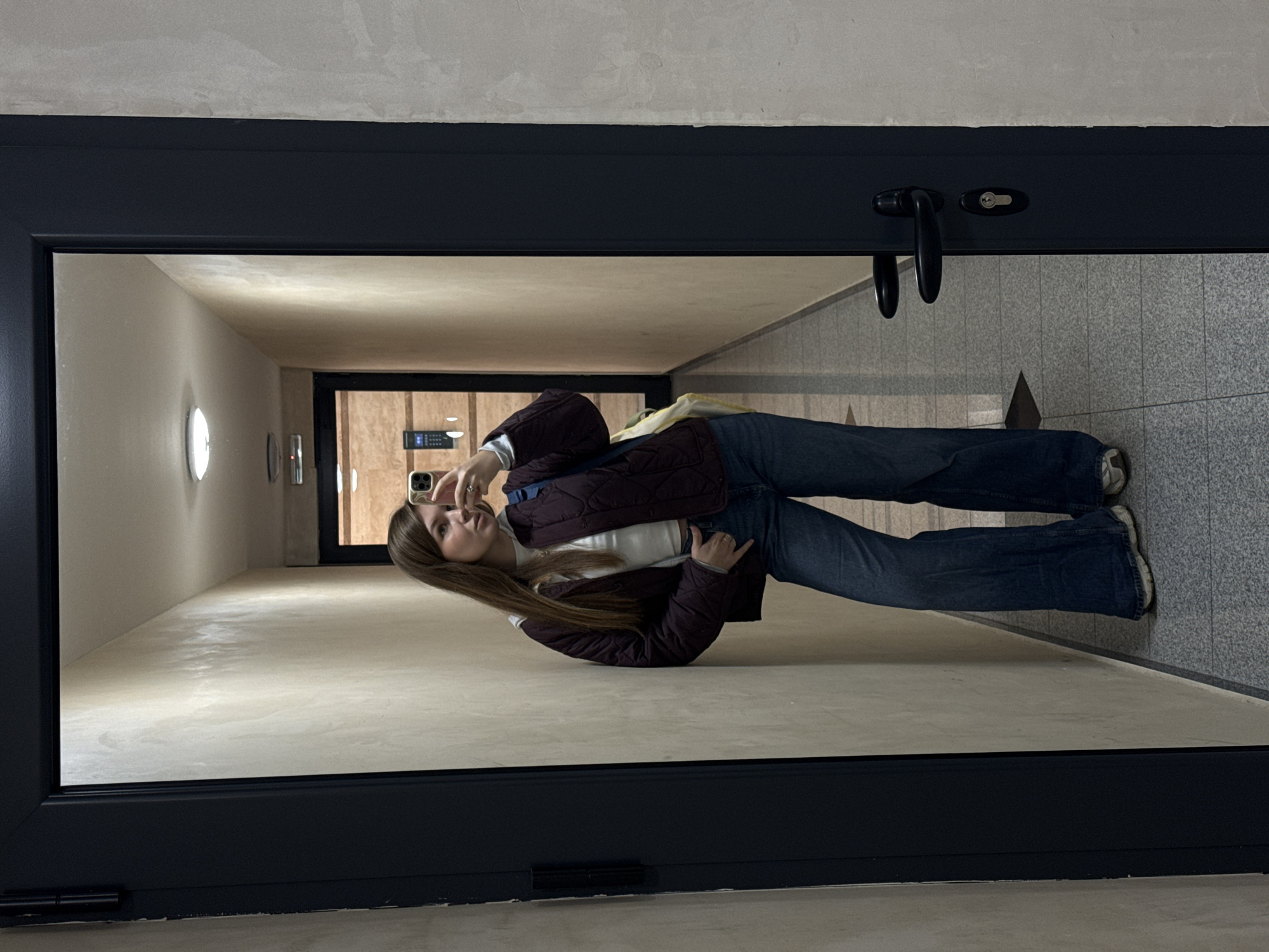 Ordinary moments captured in Vozdovac: hallway reflection, spa treatment