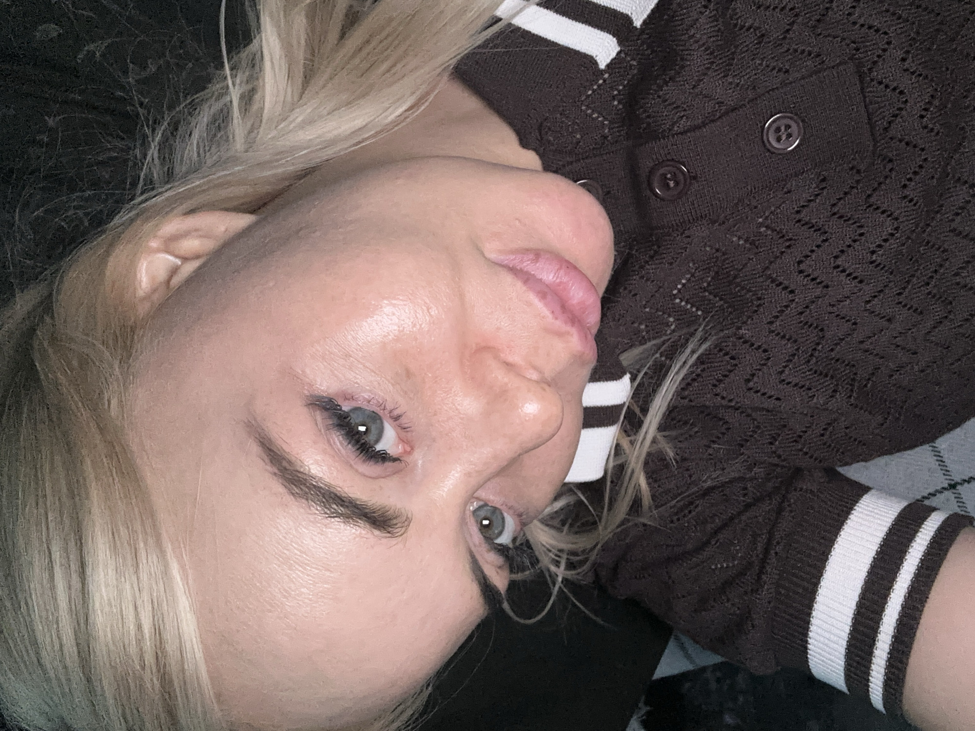 Woman takes multiple selfies in 24-minute span