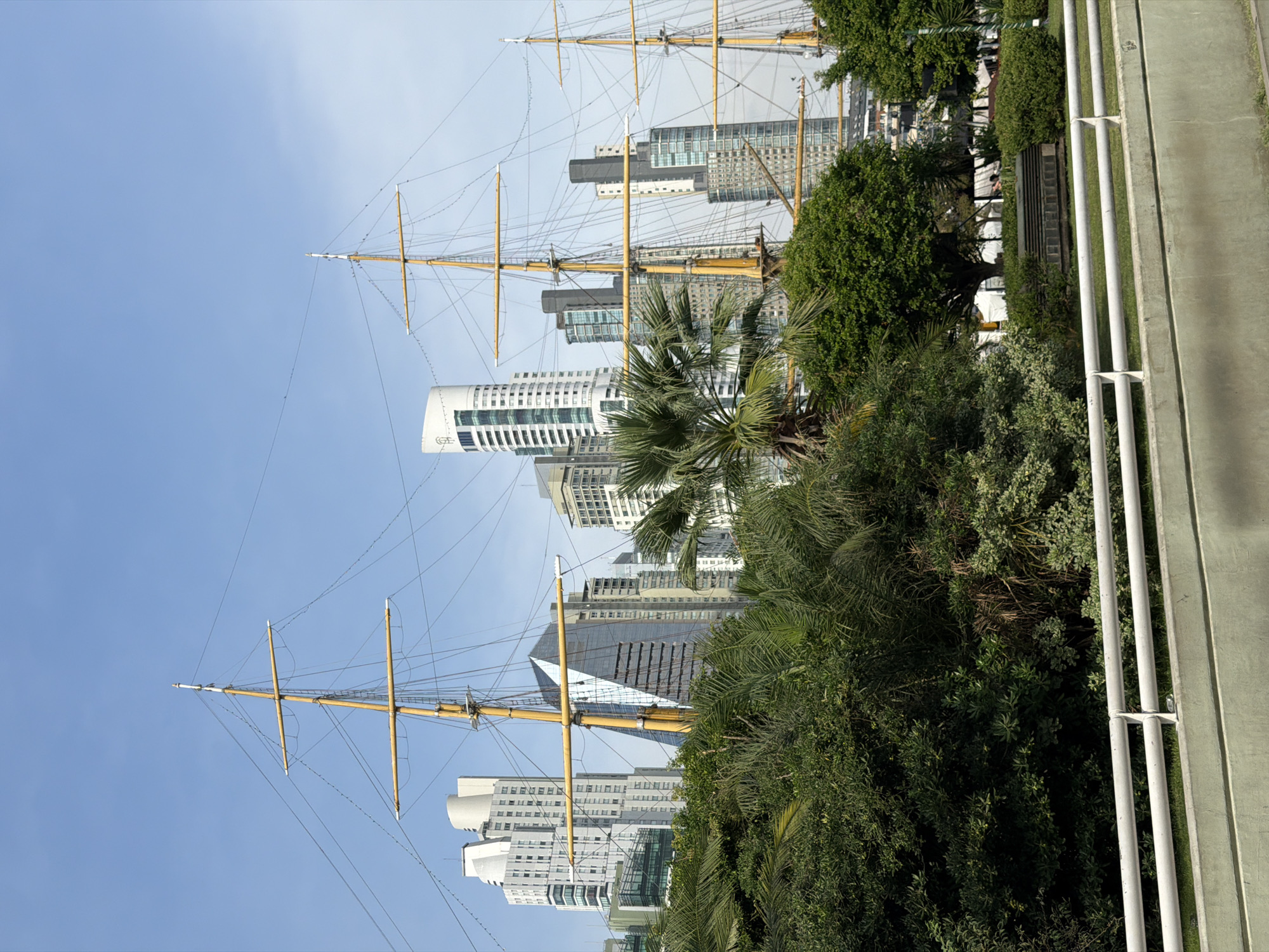 Tourist captures afternoon walkabout through Buenos Aires landmarks