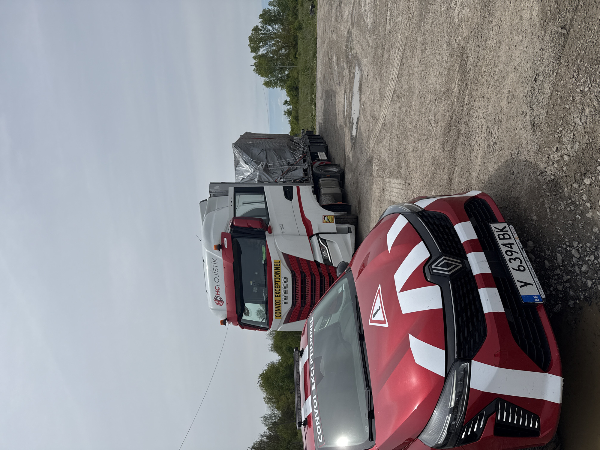 Exceptional convoy vehicles spotted in Elhovo, Bulgaria