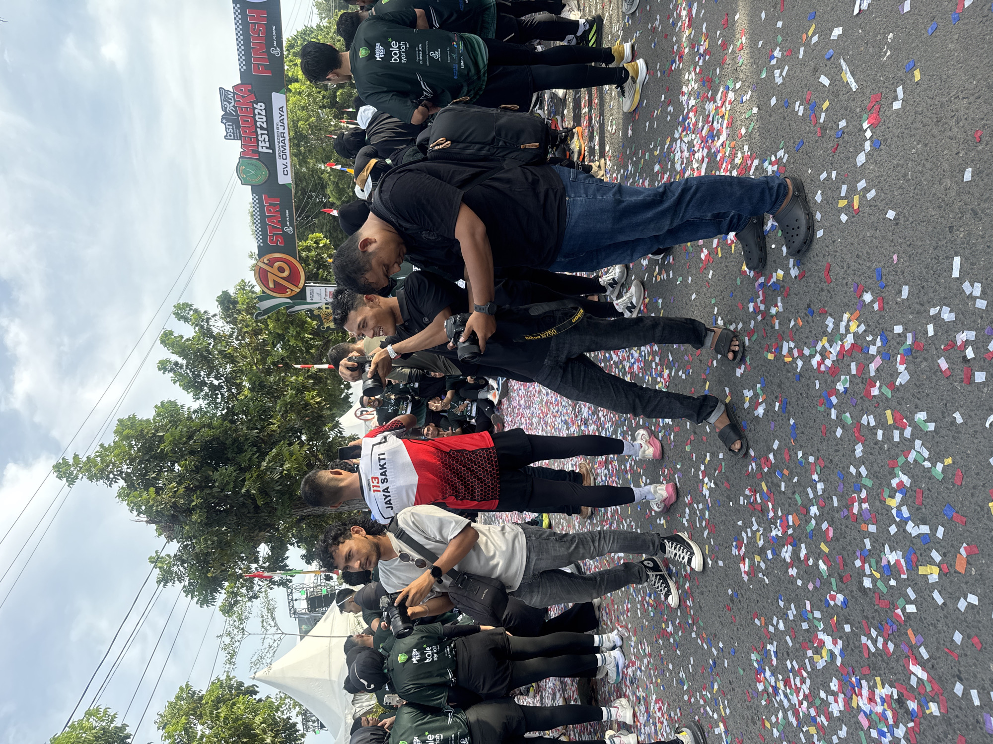 Merdeka Fest 2026 fun run finishes in Lhokseumawe with confetti and medals