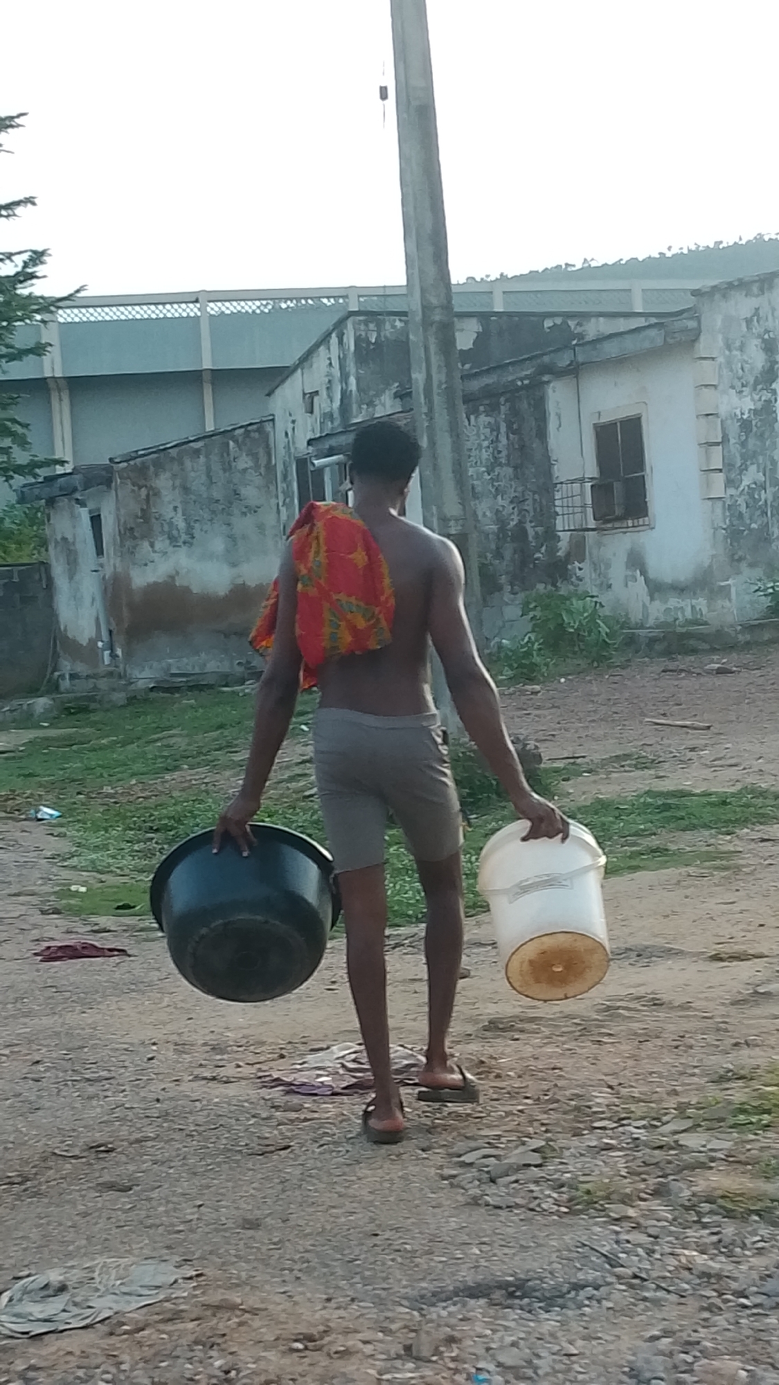 Morning tennis and street scenes documented in Lokoja