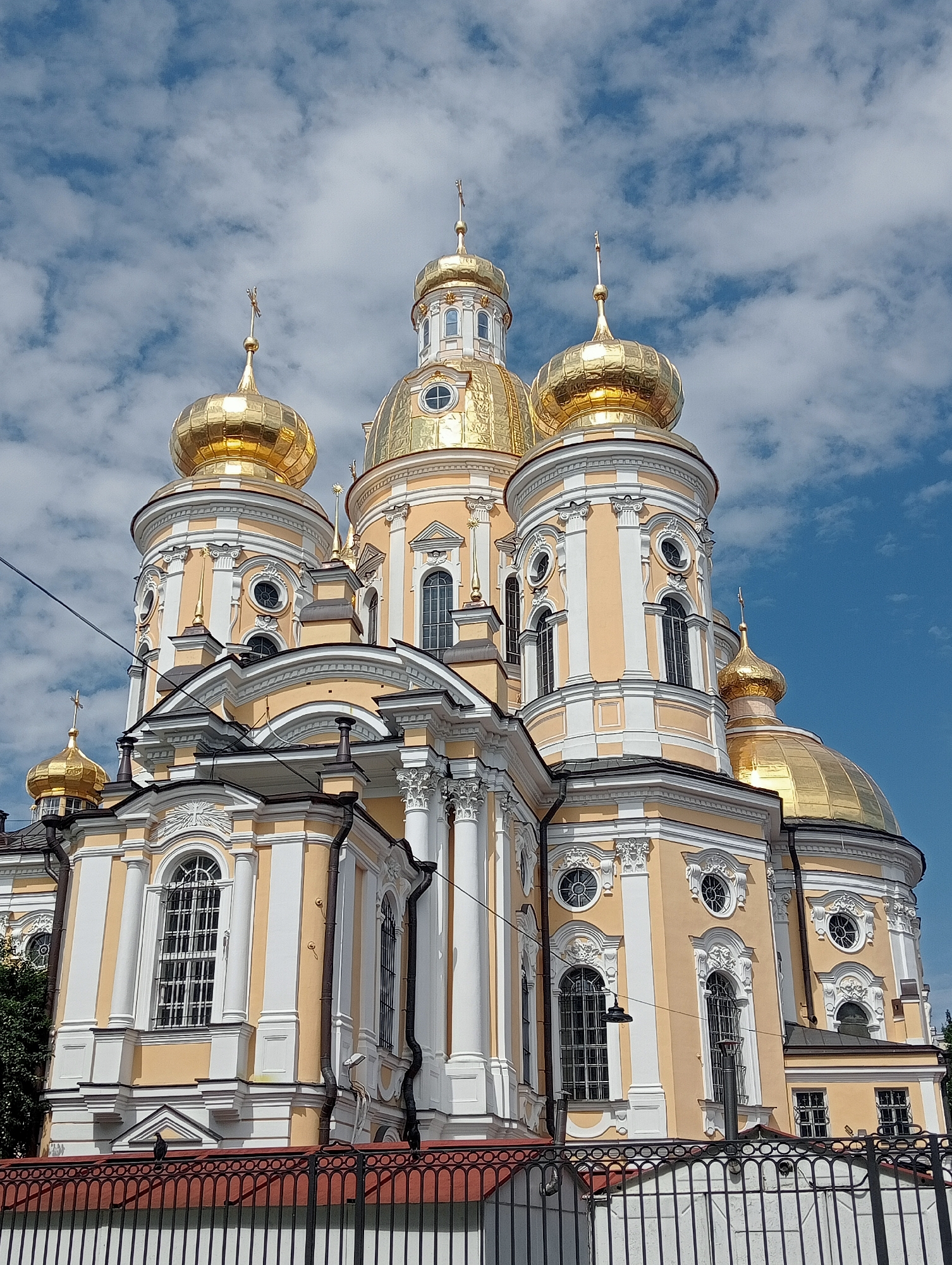 Saint Petersburg landmarks: domes, colonnades, and street detail