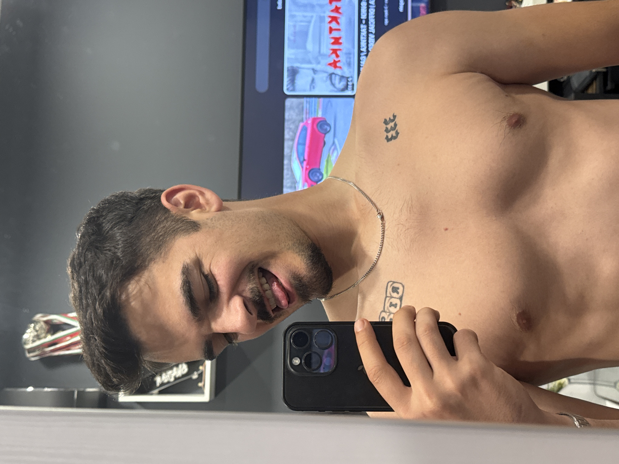 Late-night mirror selfies and a home workout in Sofia