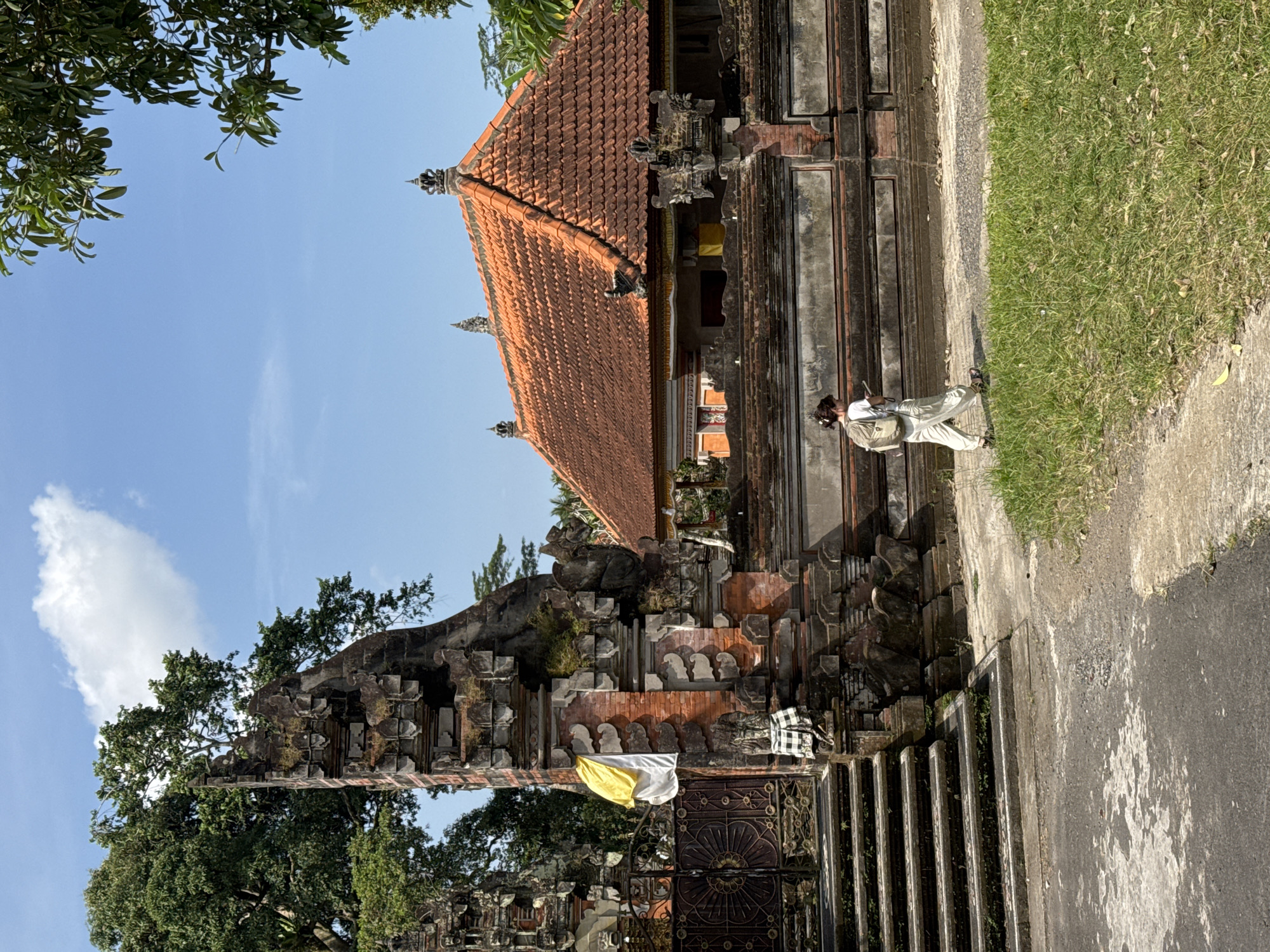 Temples, roosters, and rural life at a Gianyar agro-tourism site