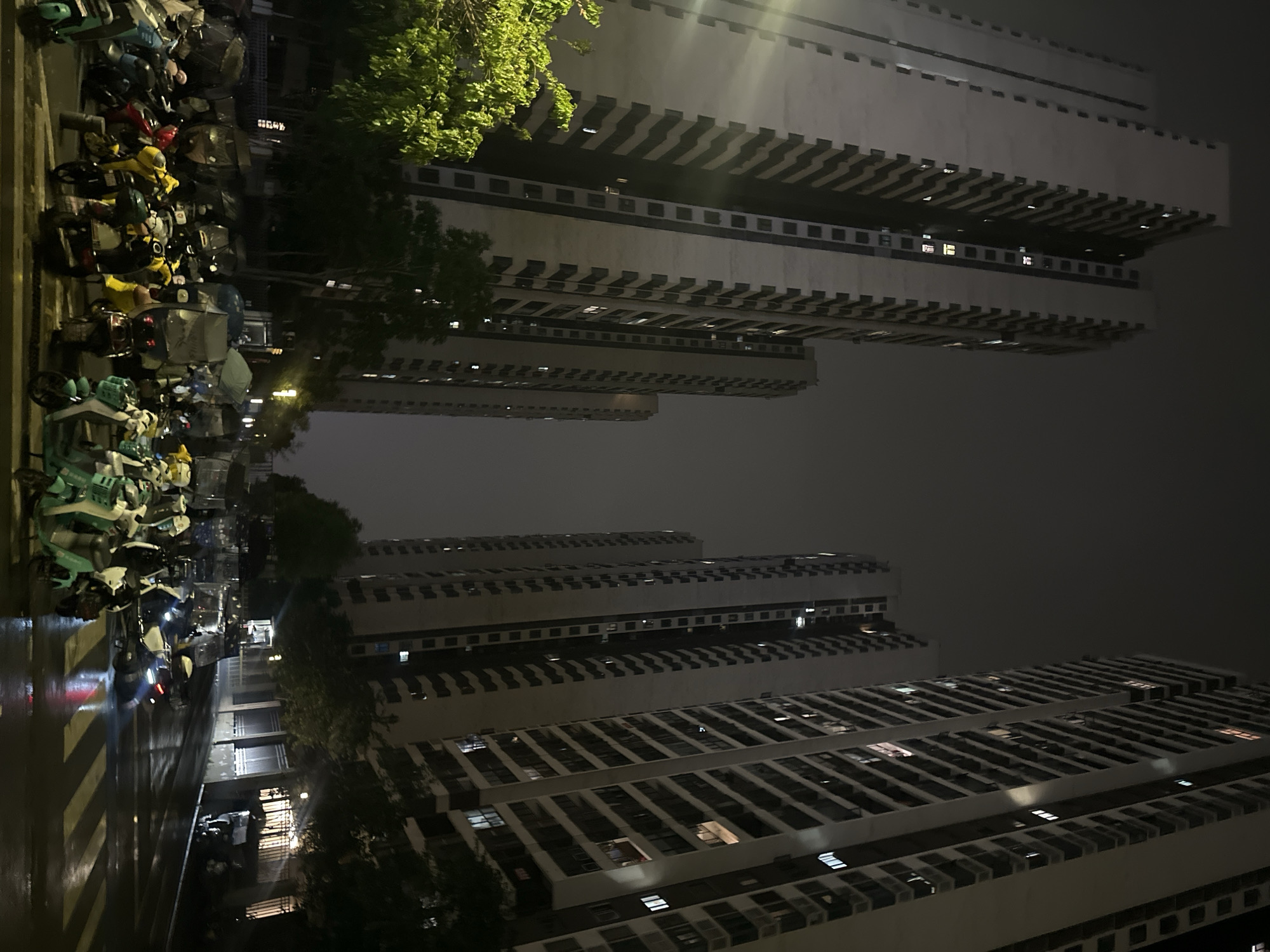 Evening scenes captured across Chongqing High-tech Zone residential district