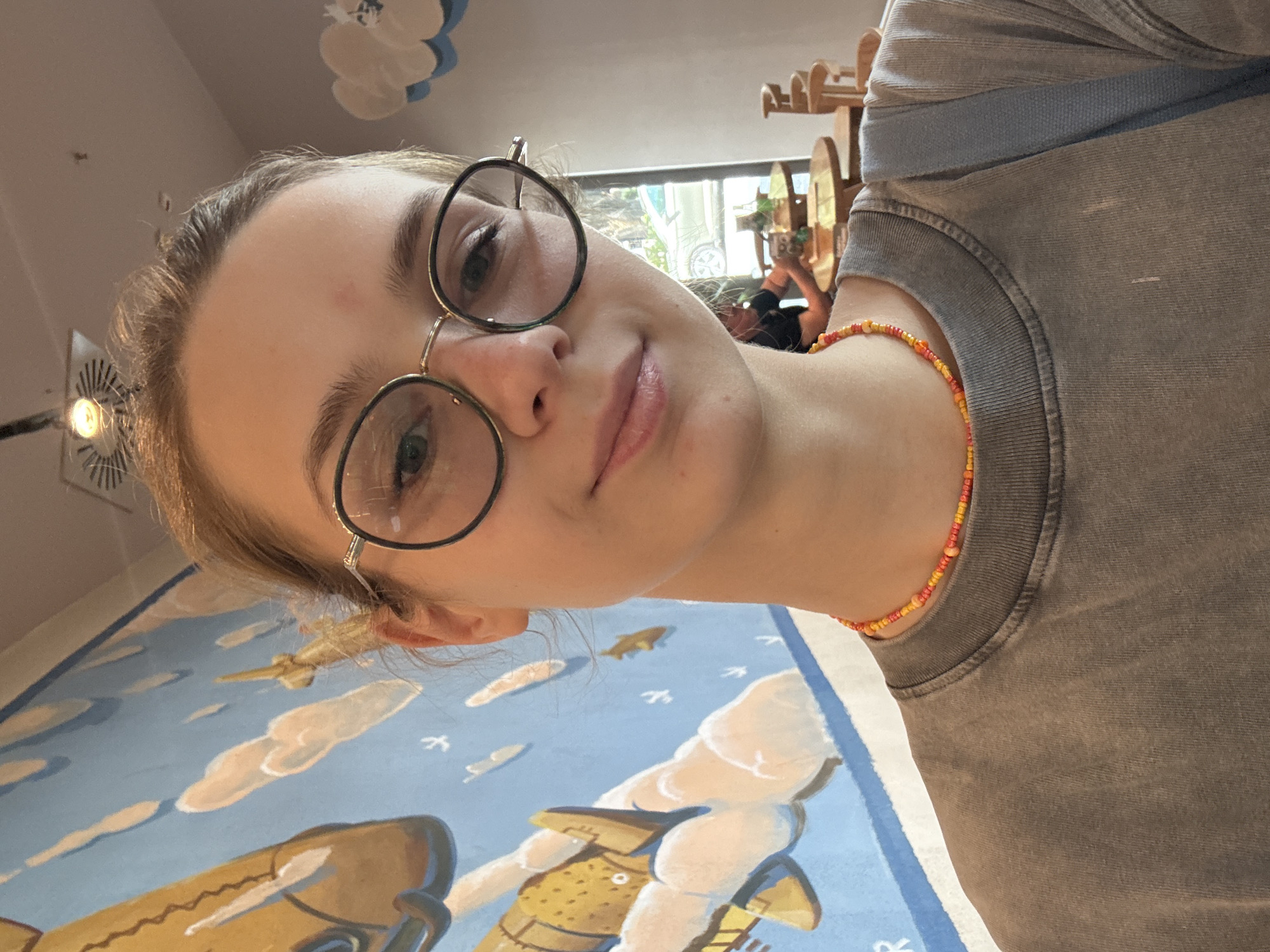 Woman documents creative indoor art space in Kragujevac
