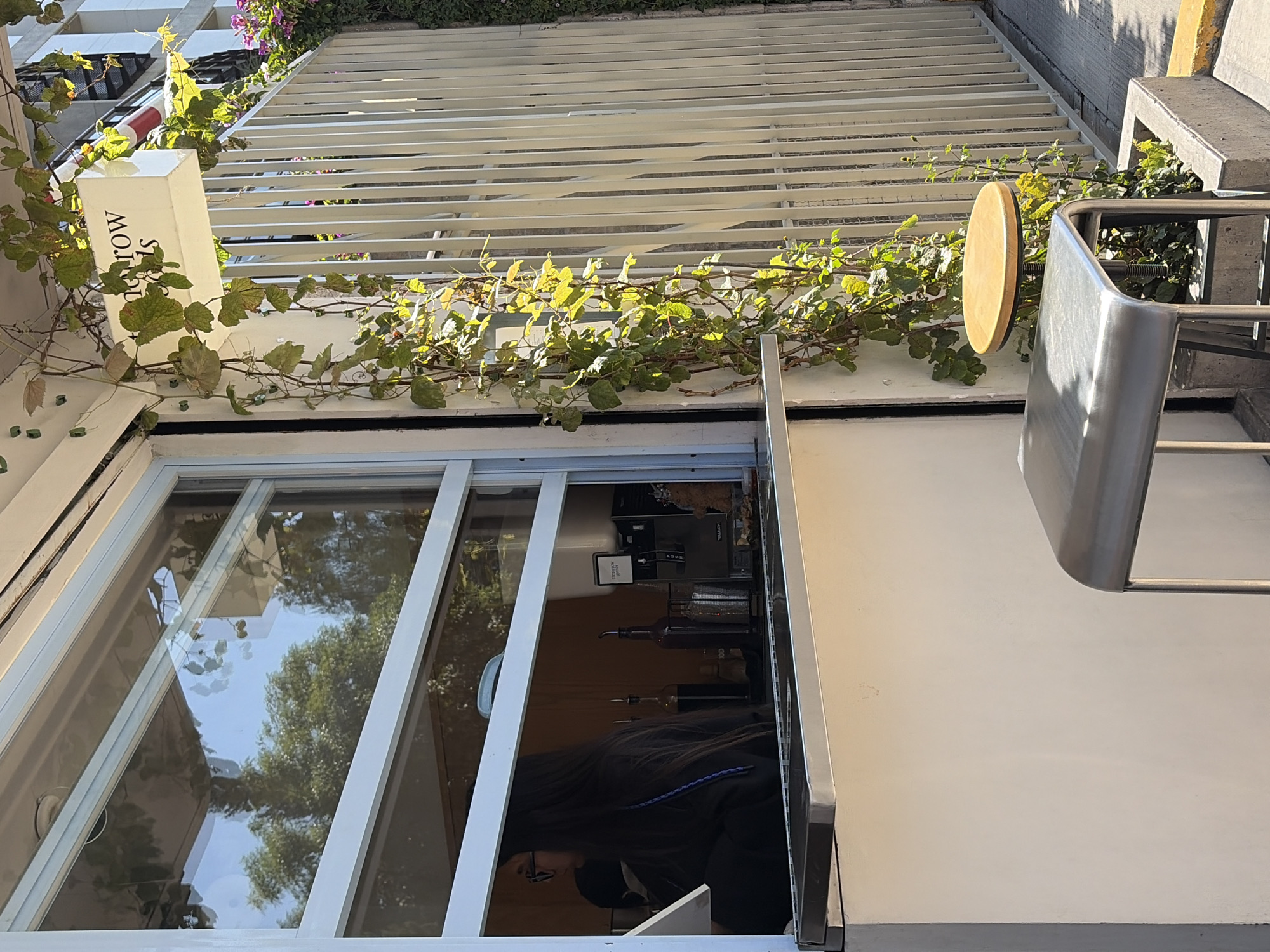 Everyday life documented across Puebla cafes, yoga studios, vehicles