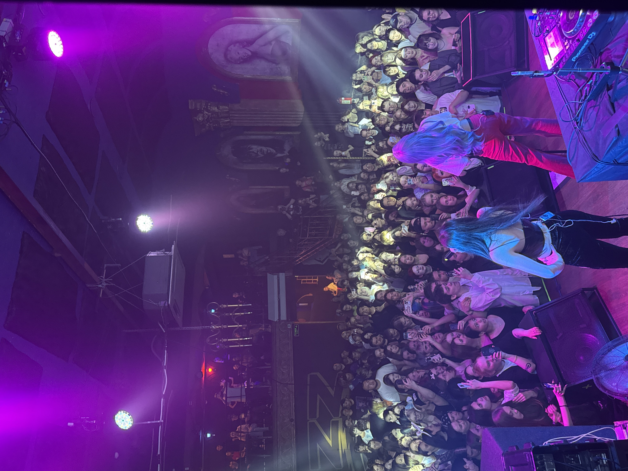 Concert draws packed crowd in Chelyabinsk, Russia