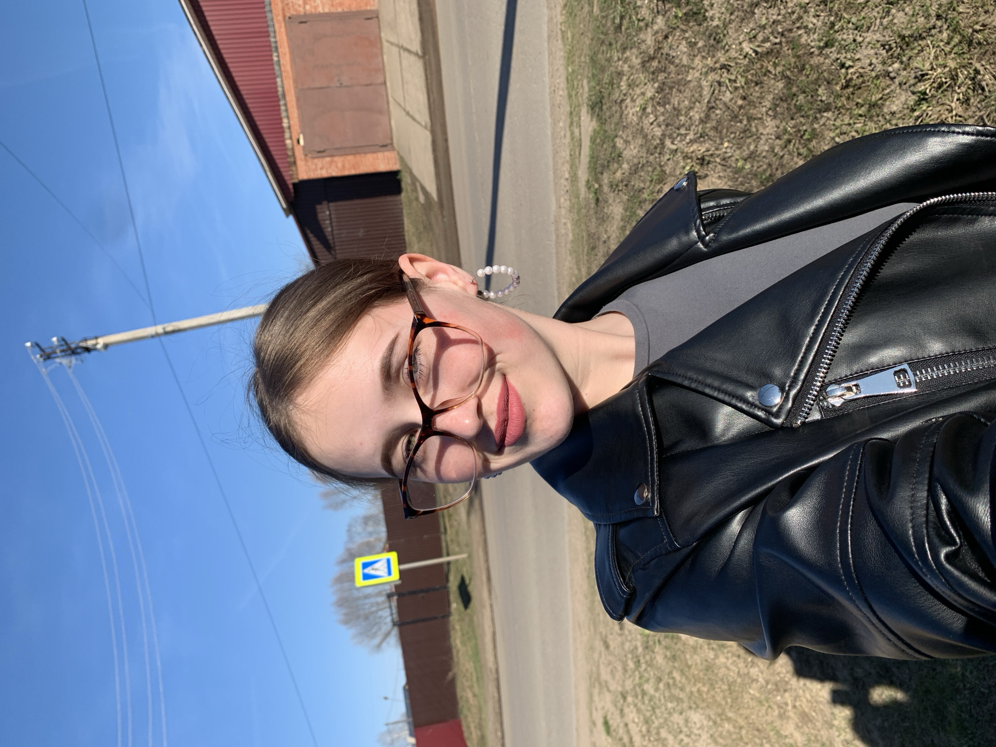 Young women take sunny outdoor selfies in Фоки, Russia