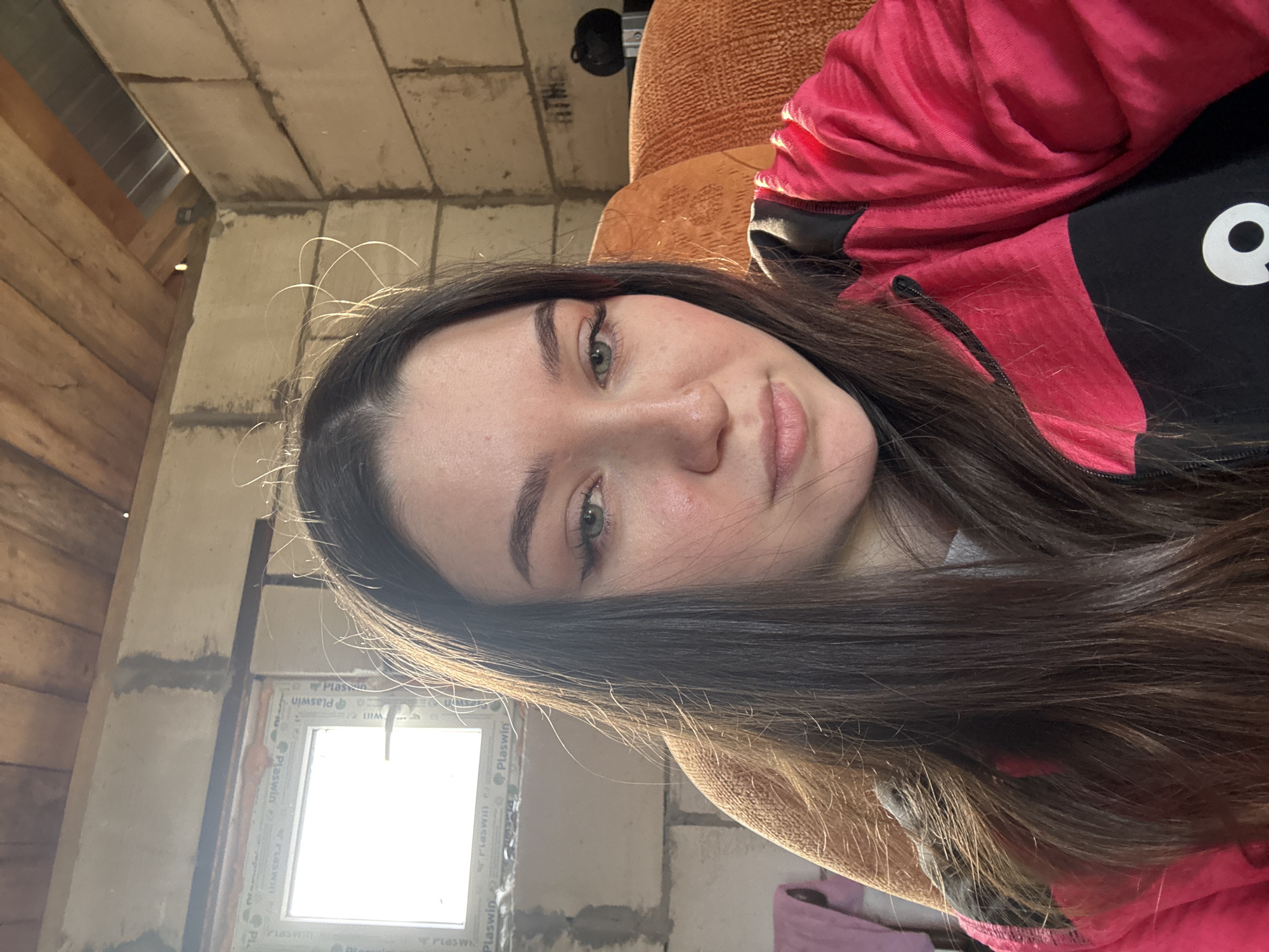 Casual selfies captured in Krasnokamsk homes during afternoon hours