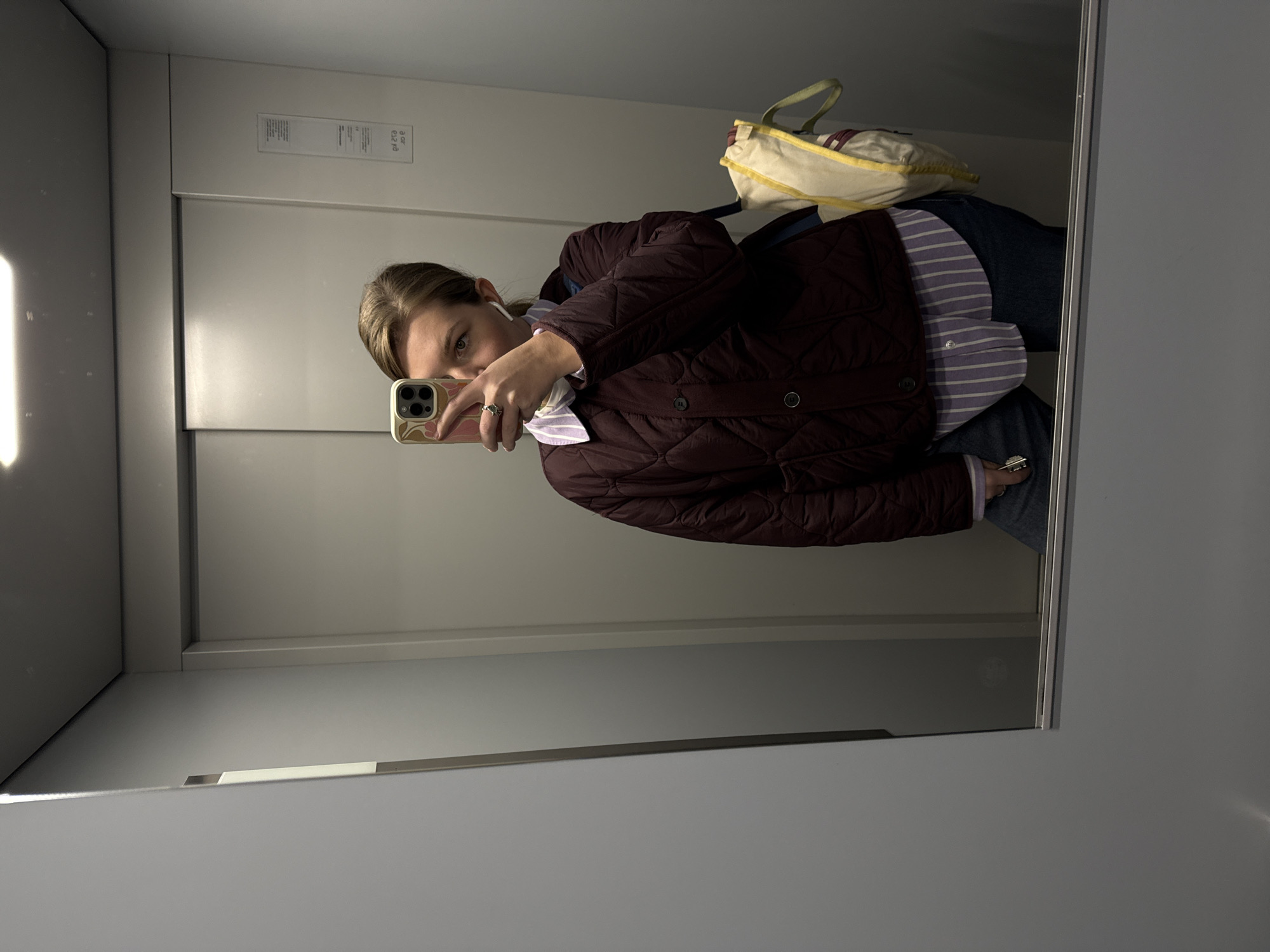 Person takes elevator selfie in Belgrade suburb