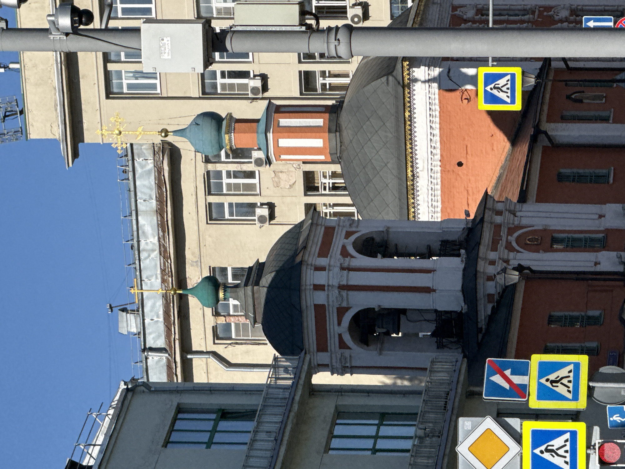 Walking tour through a historic Russian-speaking city center