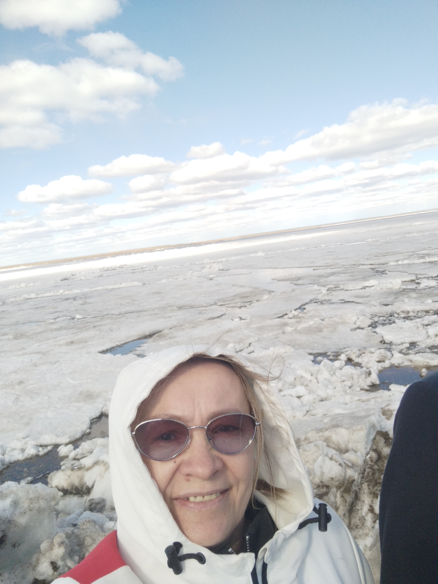 Spring ice breakup documented along Lena River in Yakutsk
