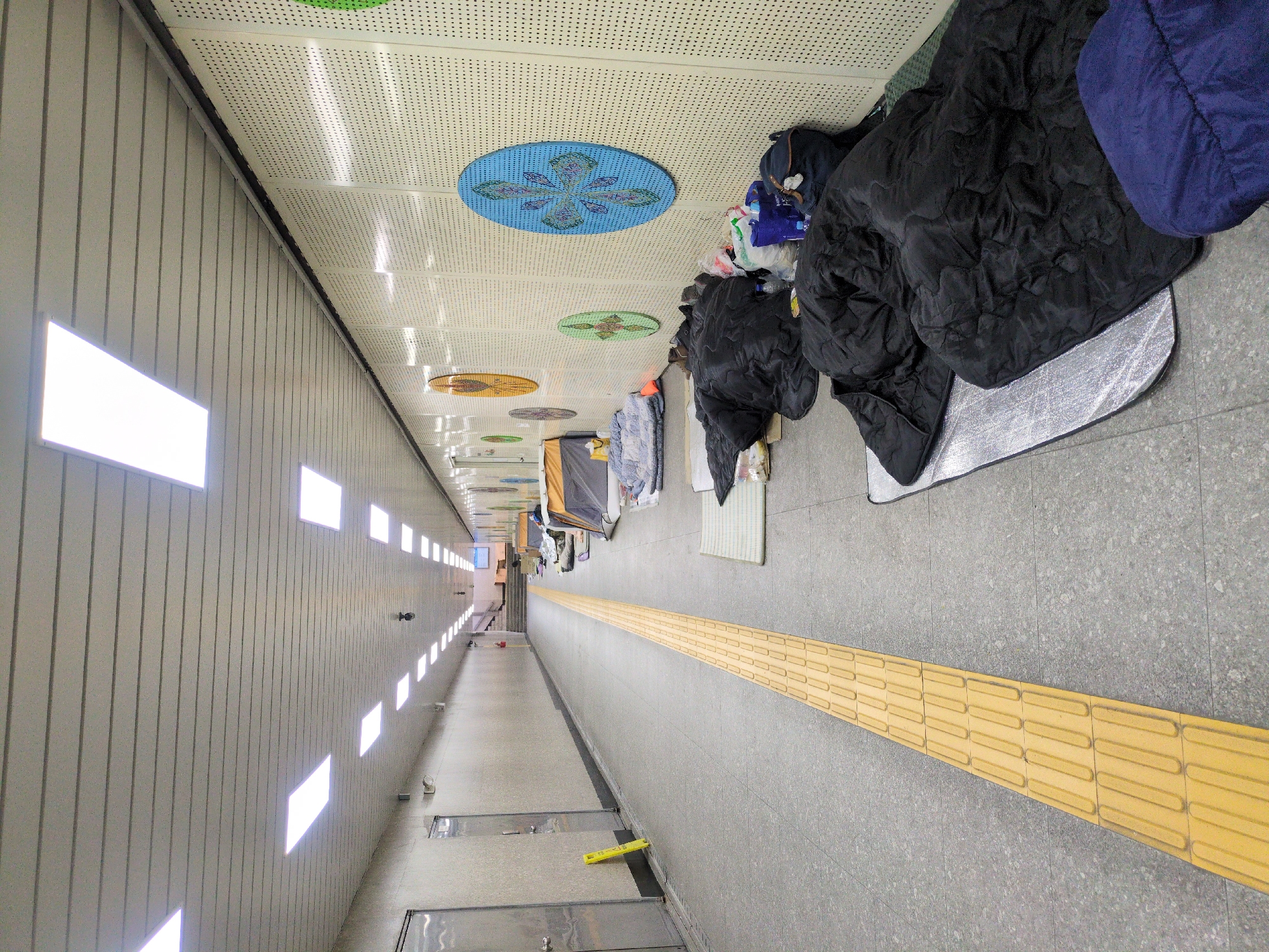 Early morning Seoul scenes captured across multiple locations