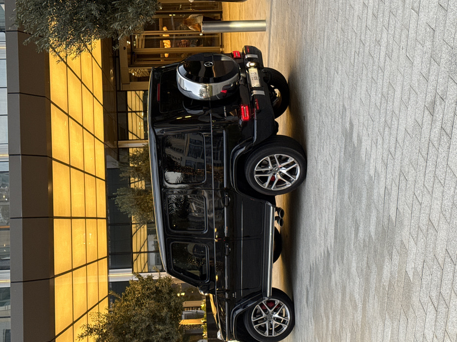 Dubai resident captures luxury vehicle, personal moments, motivational message