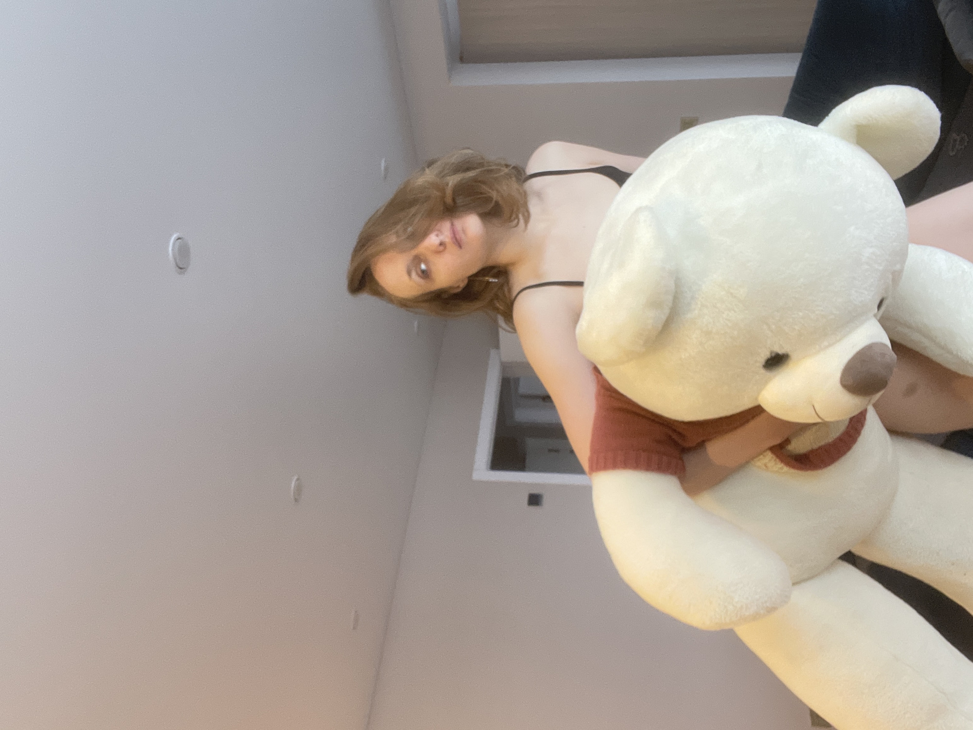 Morning domestic moments captured in Podshivalovo home