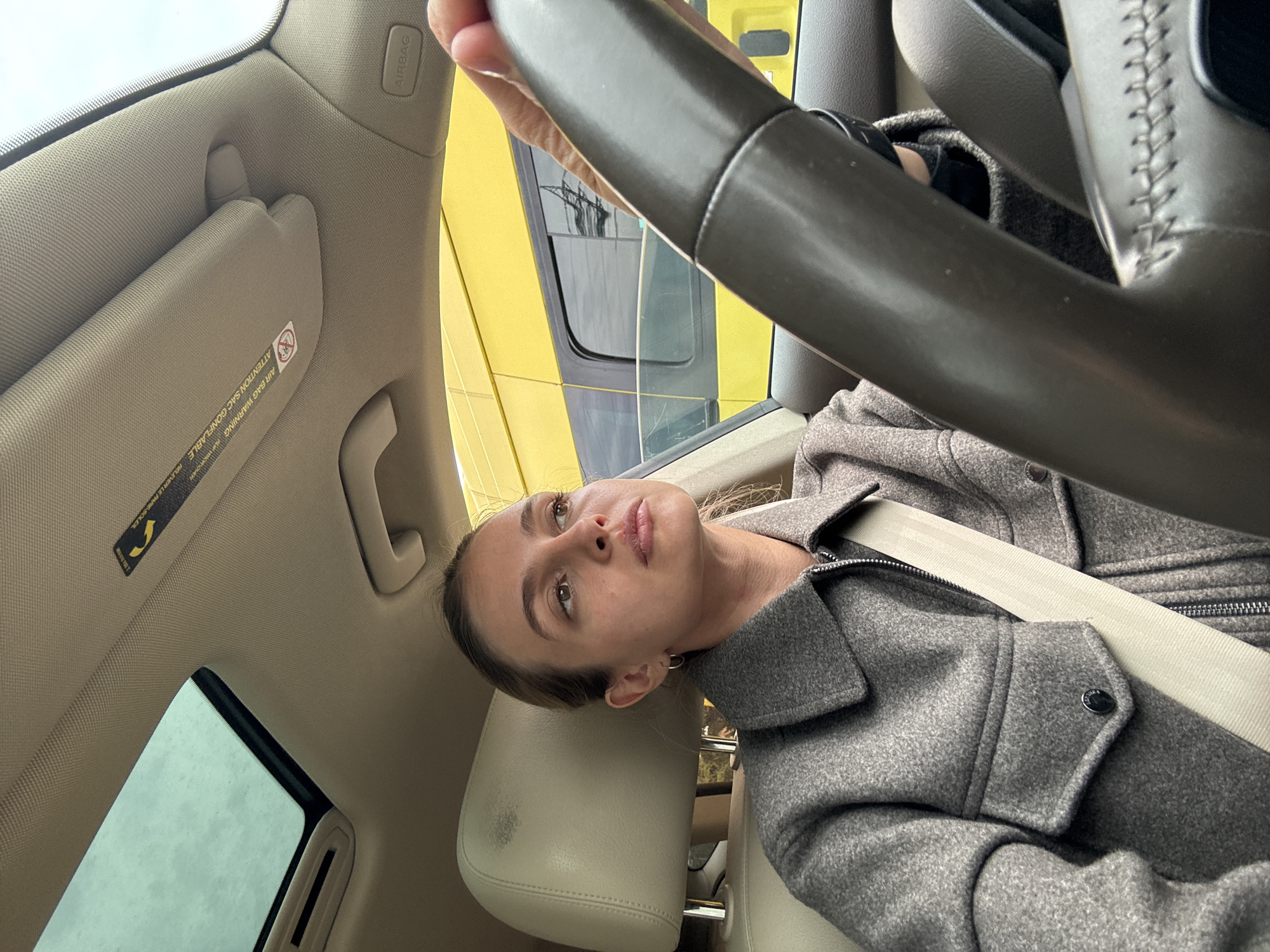 Woman documents morning routine through selfies in Tbilisi