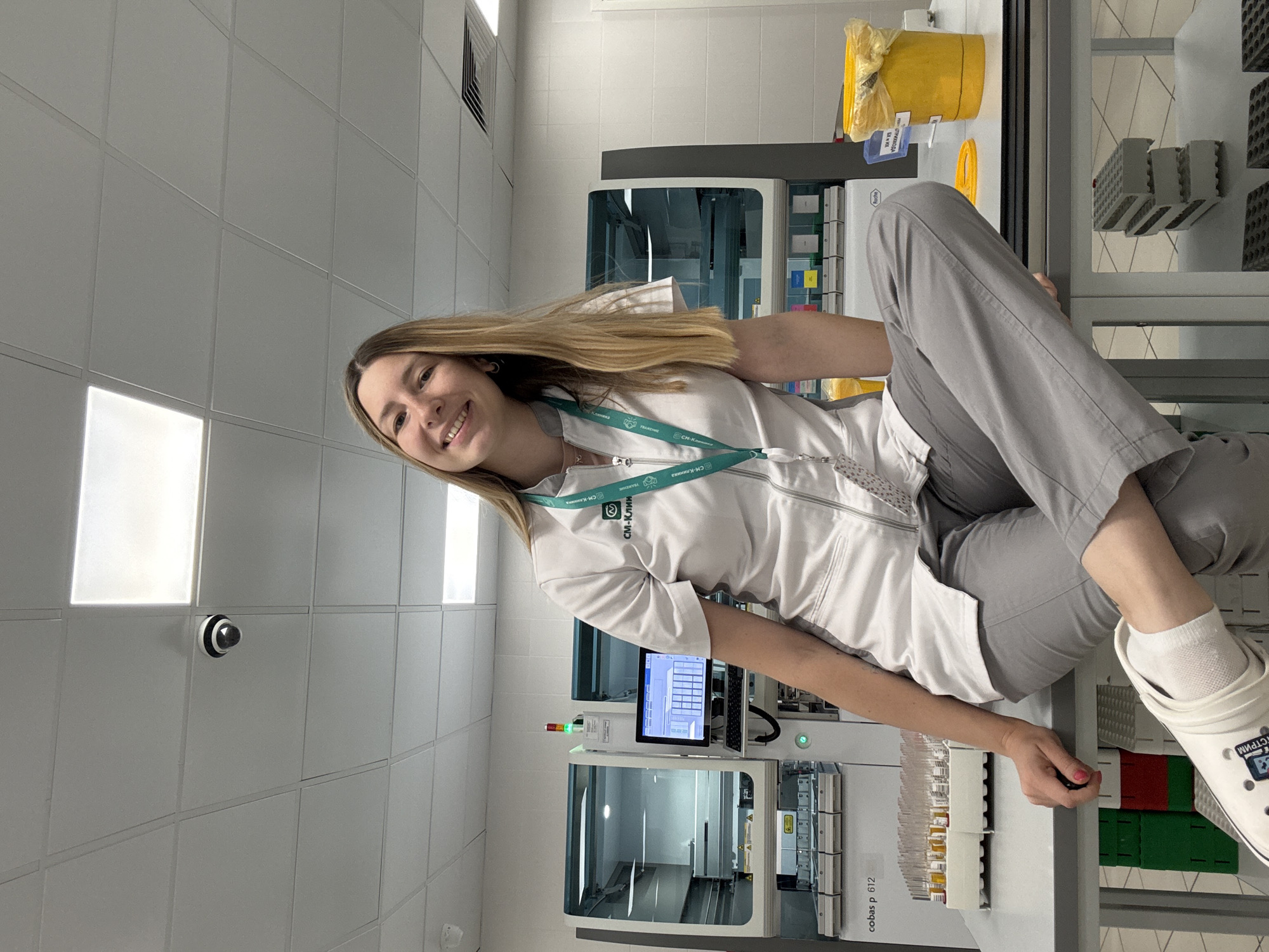 Behind the scenes at a Moscow medical lab