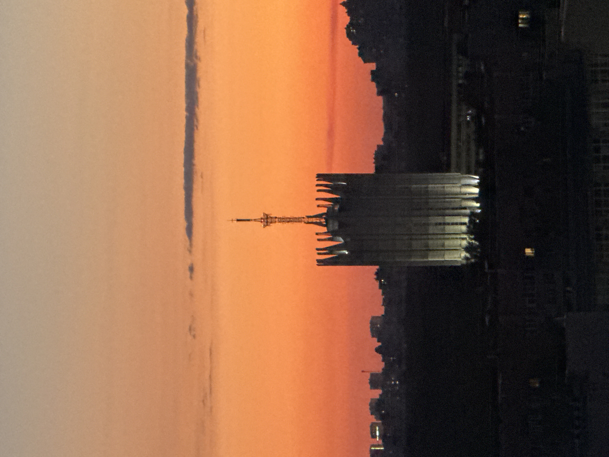 Evening twilight scenes documented across Russian cities in 29-minute span