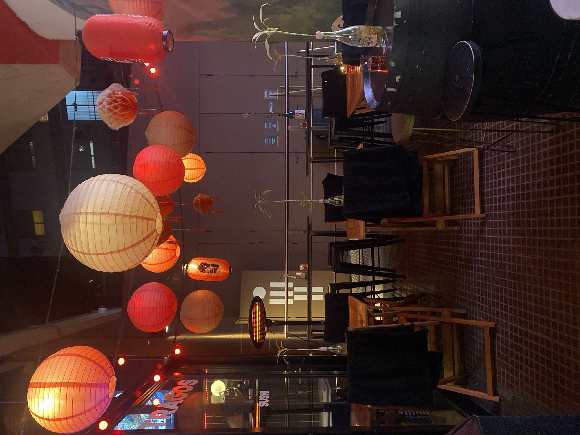 Late-night ramen dining captured at Buenos Aires restaurant