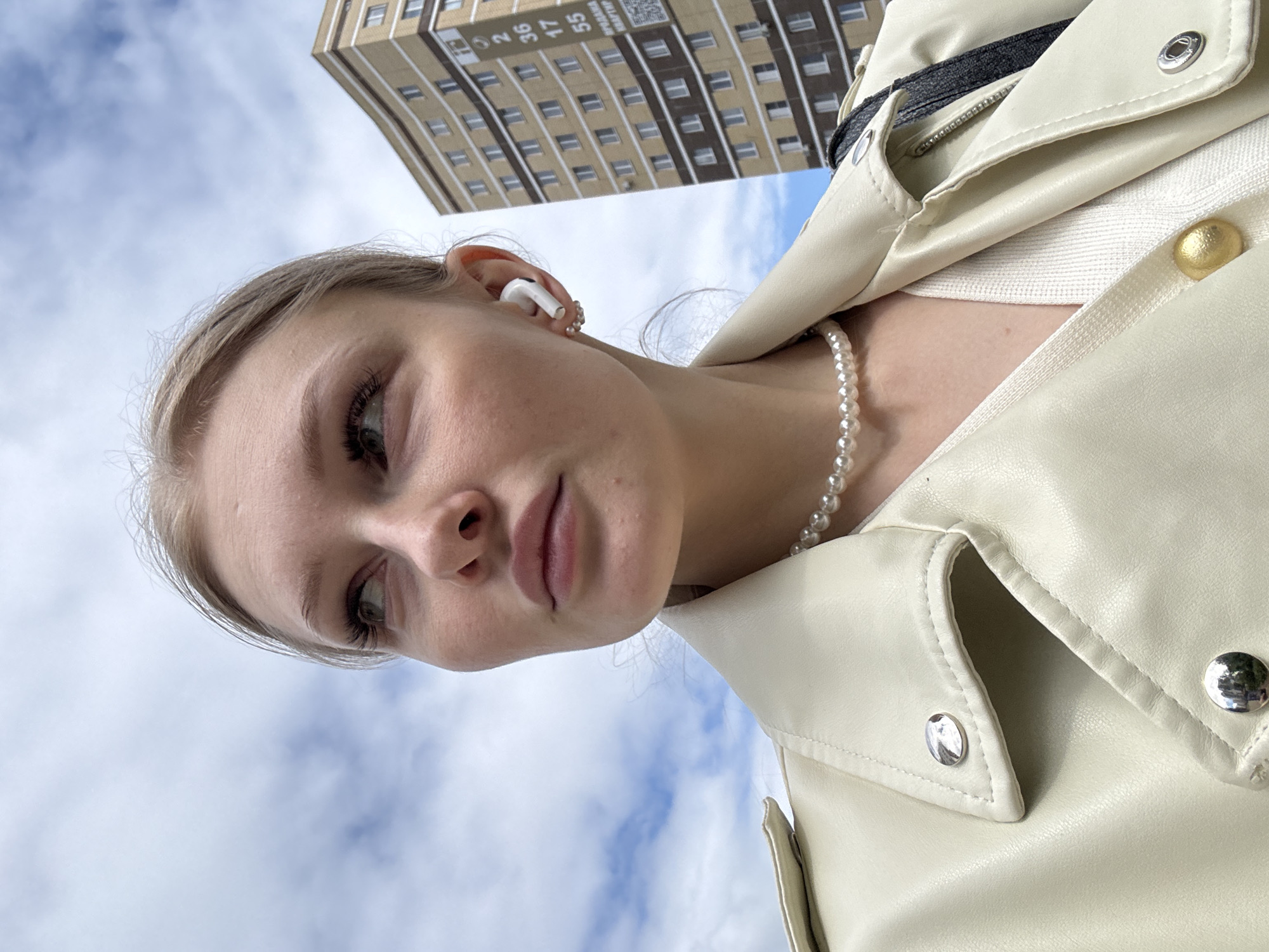 Woman documents morning journey through Perm with selfies, street scenes
