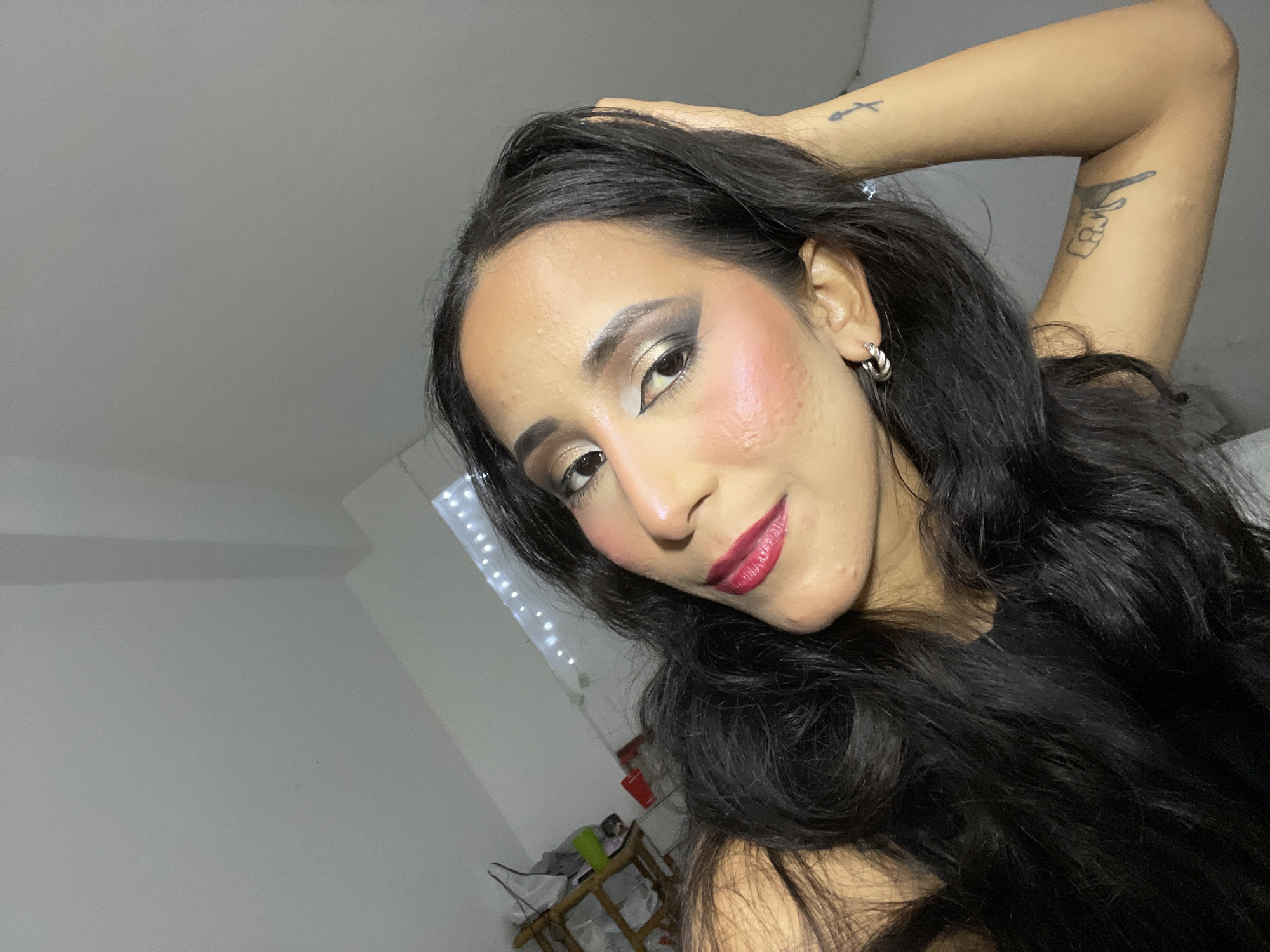 Late-night selfie session in Porlamar, makeup and mirrors