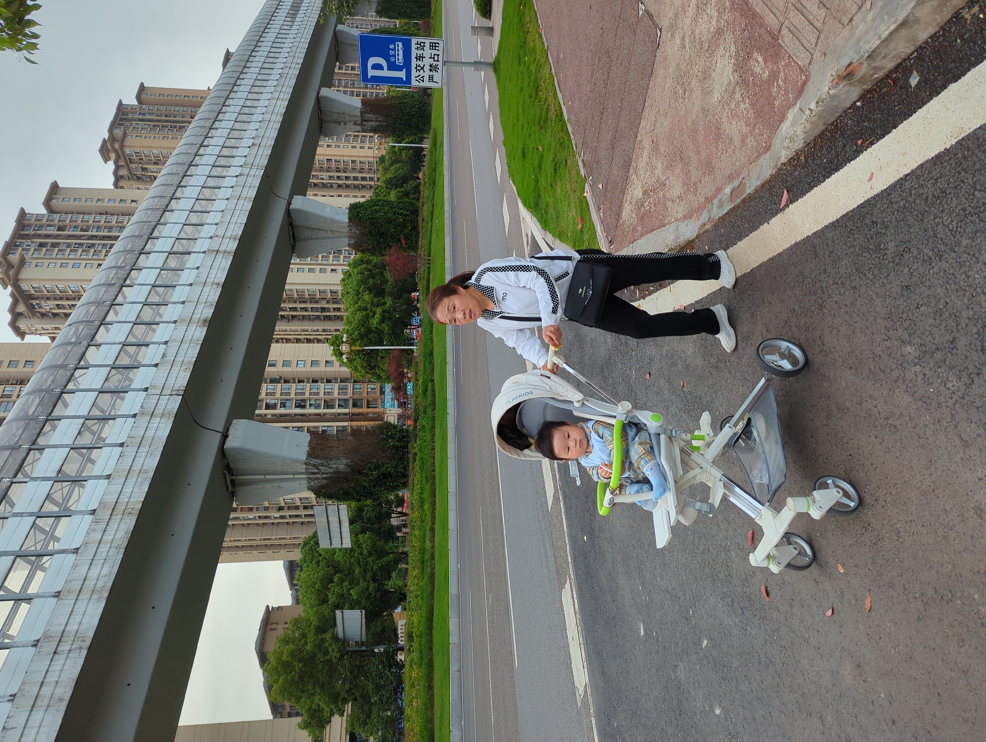 Everyday street life documented in Jiangjin, China