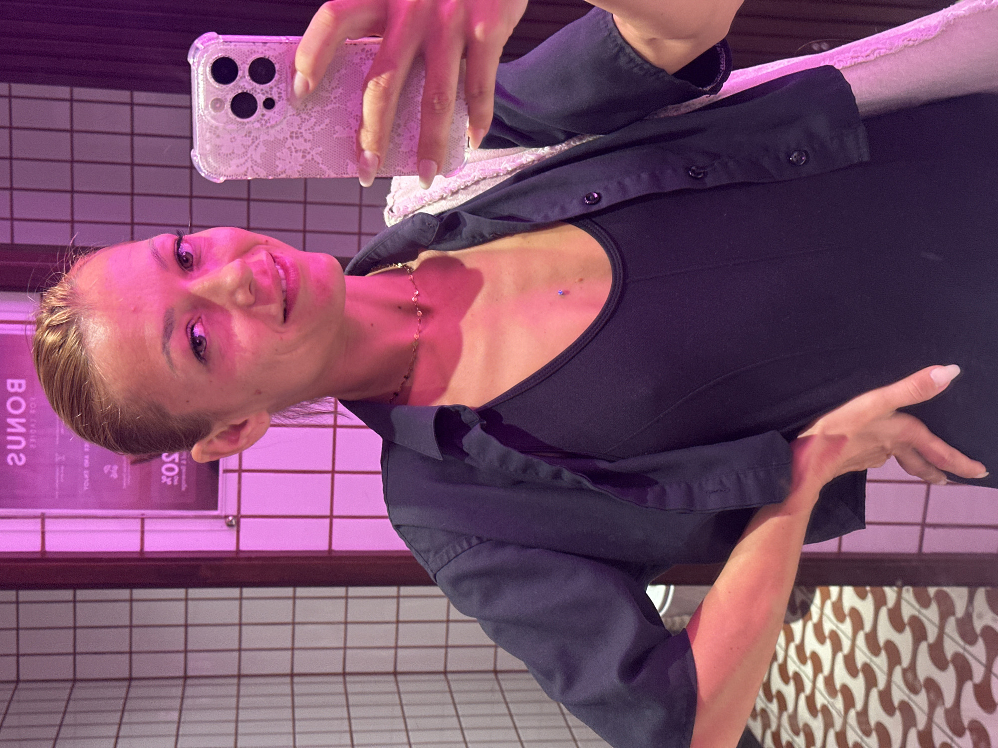 Bathroom selfie moment in Ko Samui, Thailand