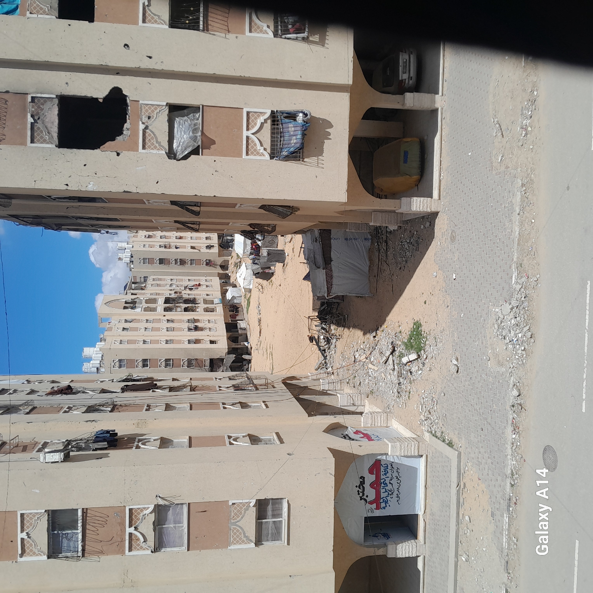 Urban displacement and destruction documented in unidentified conflict zone