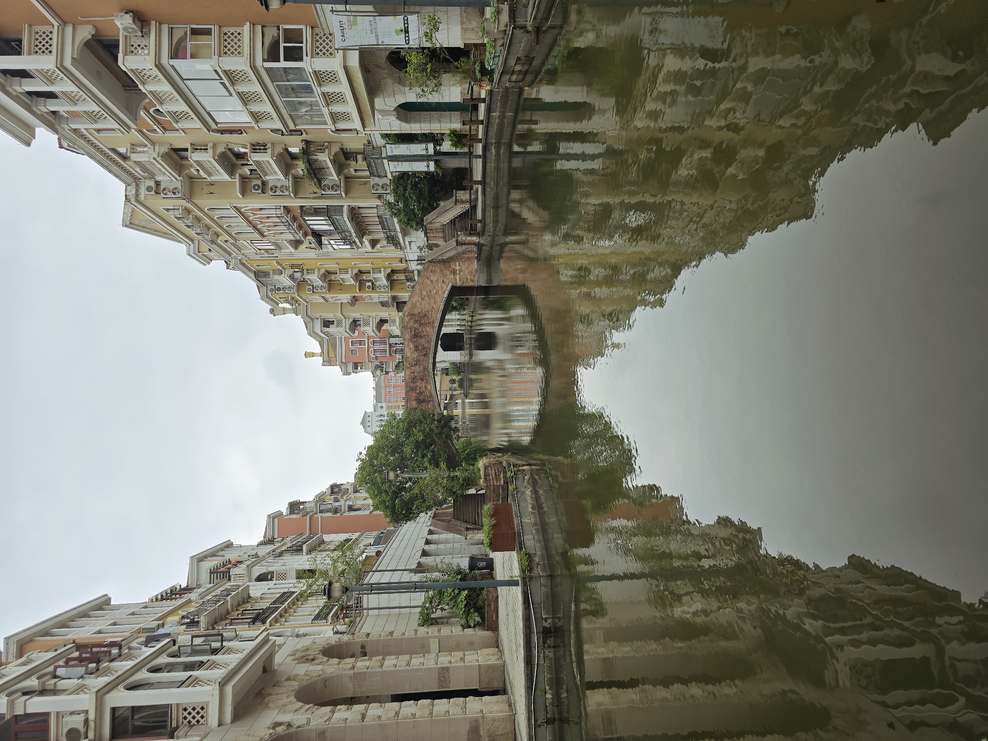 Morning stroll through Venice-themed district in Xiaoshan, China