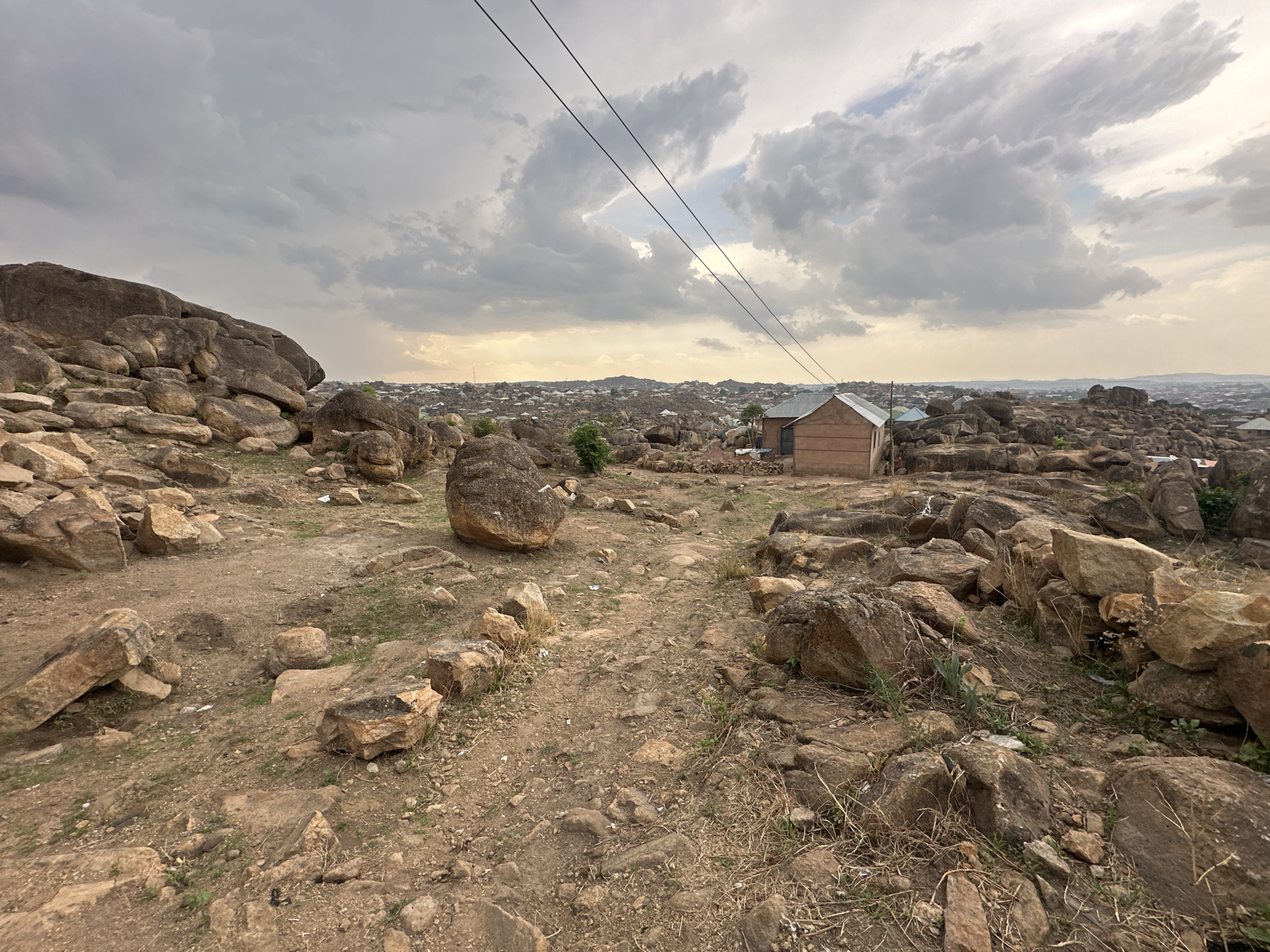 Witnesses document rocky terrain and rural life in Jos, Nigeria