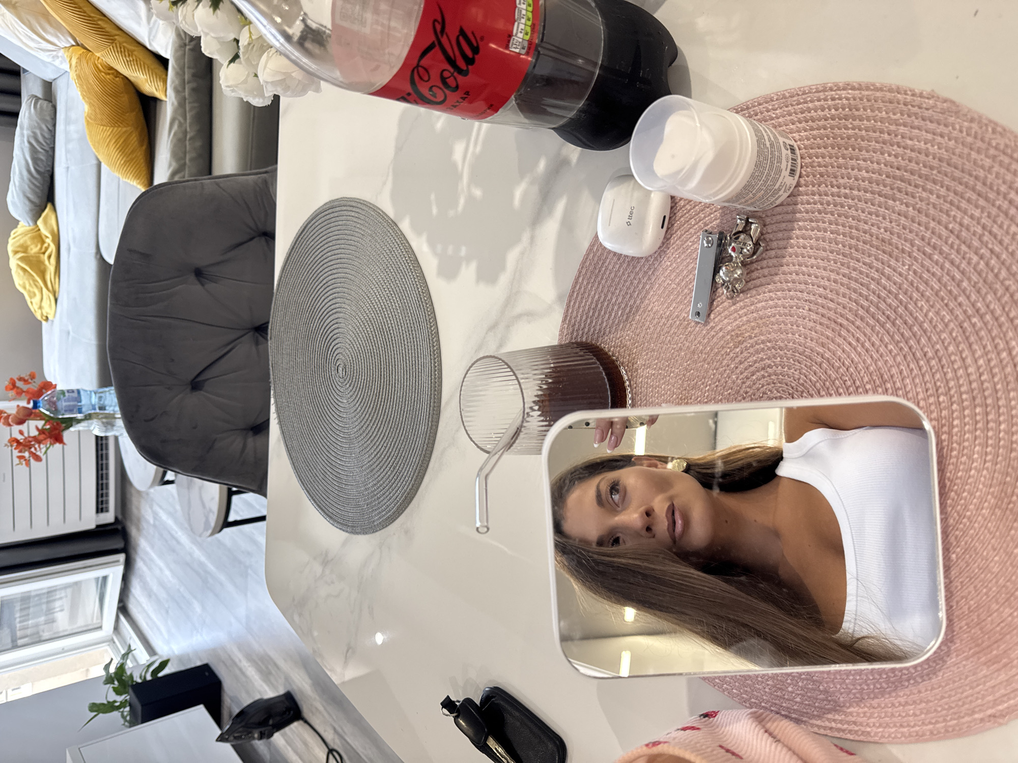 Woman Takes Multiple Selfies in Burgas Apartment Sunday Morning