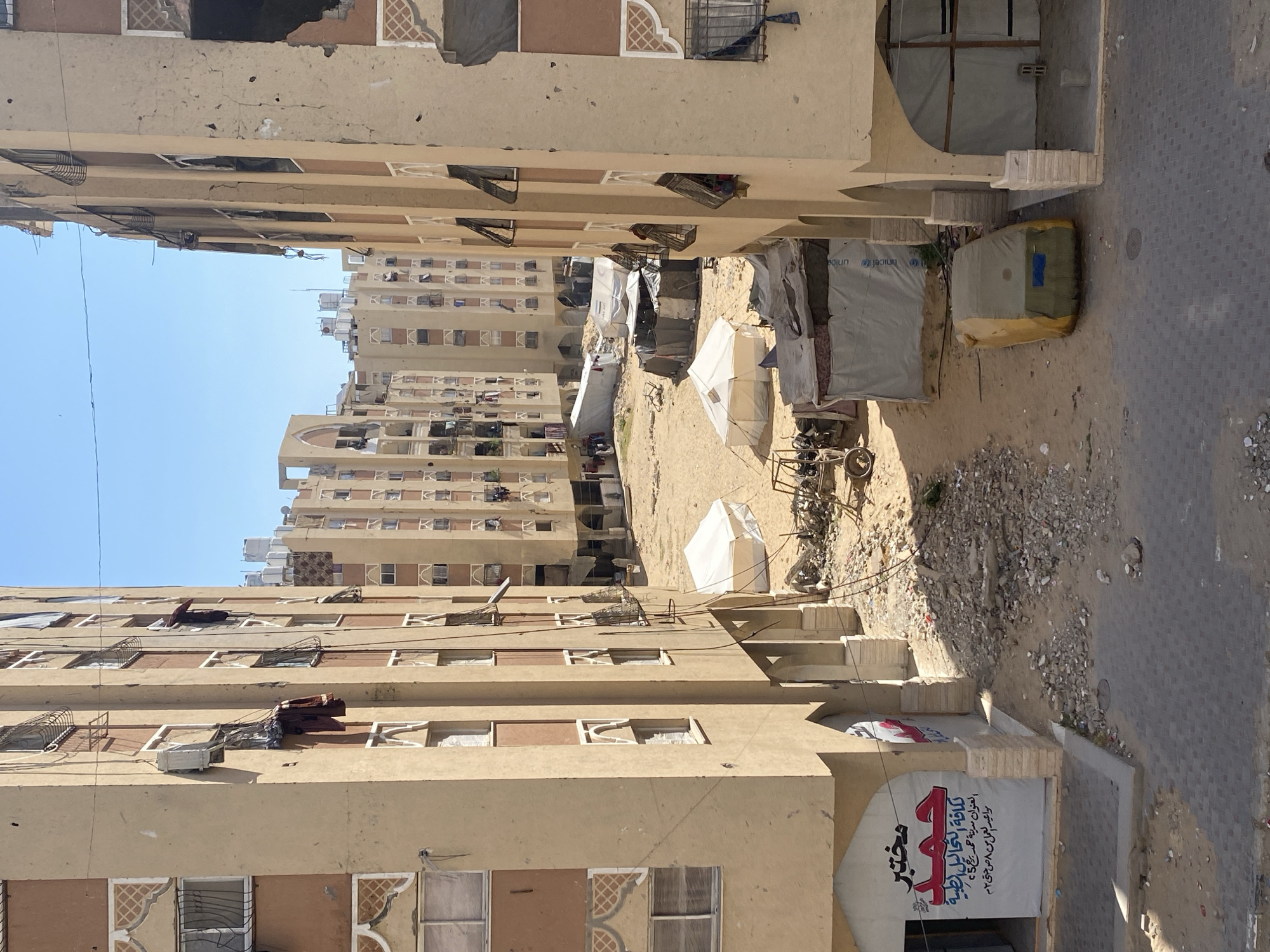 Witness documents war damage, refugee camps in Khan Yunis