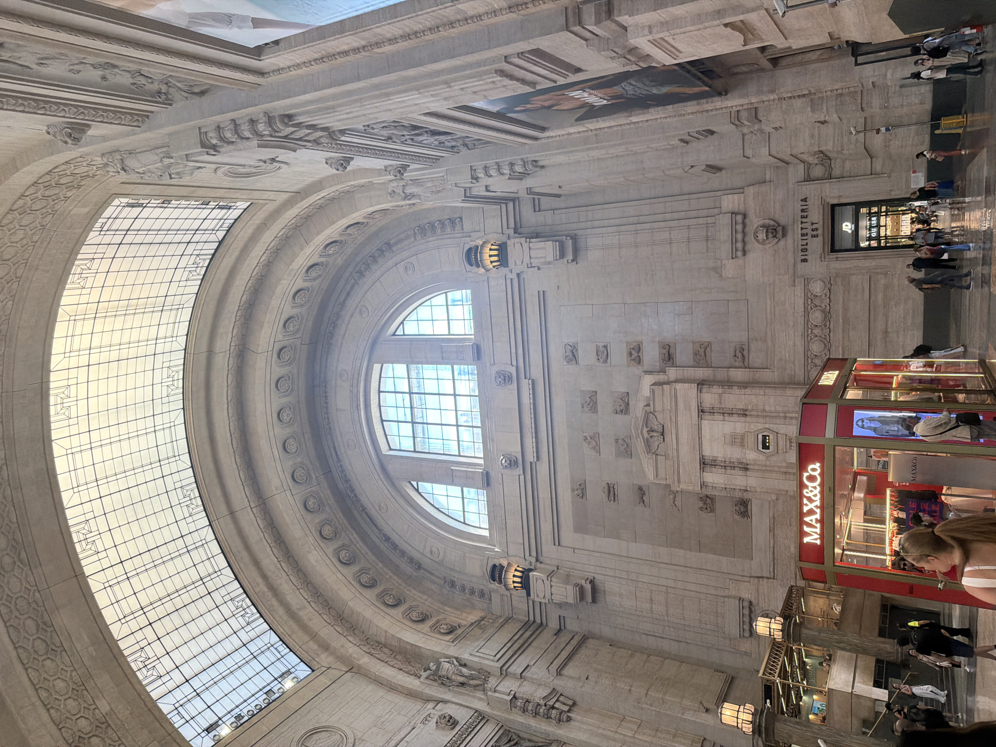 Selfies and architecture at Milano Centrale on a summer morning