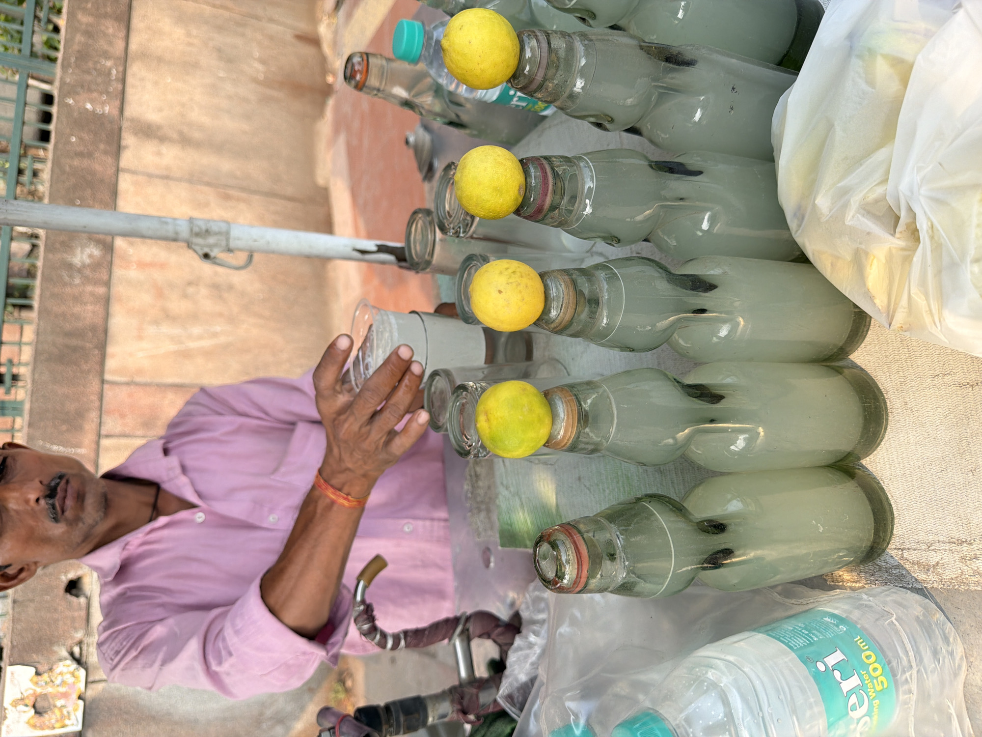 Street vendors serve fresh juice, fruit across Delhi neighborhoods